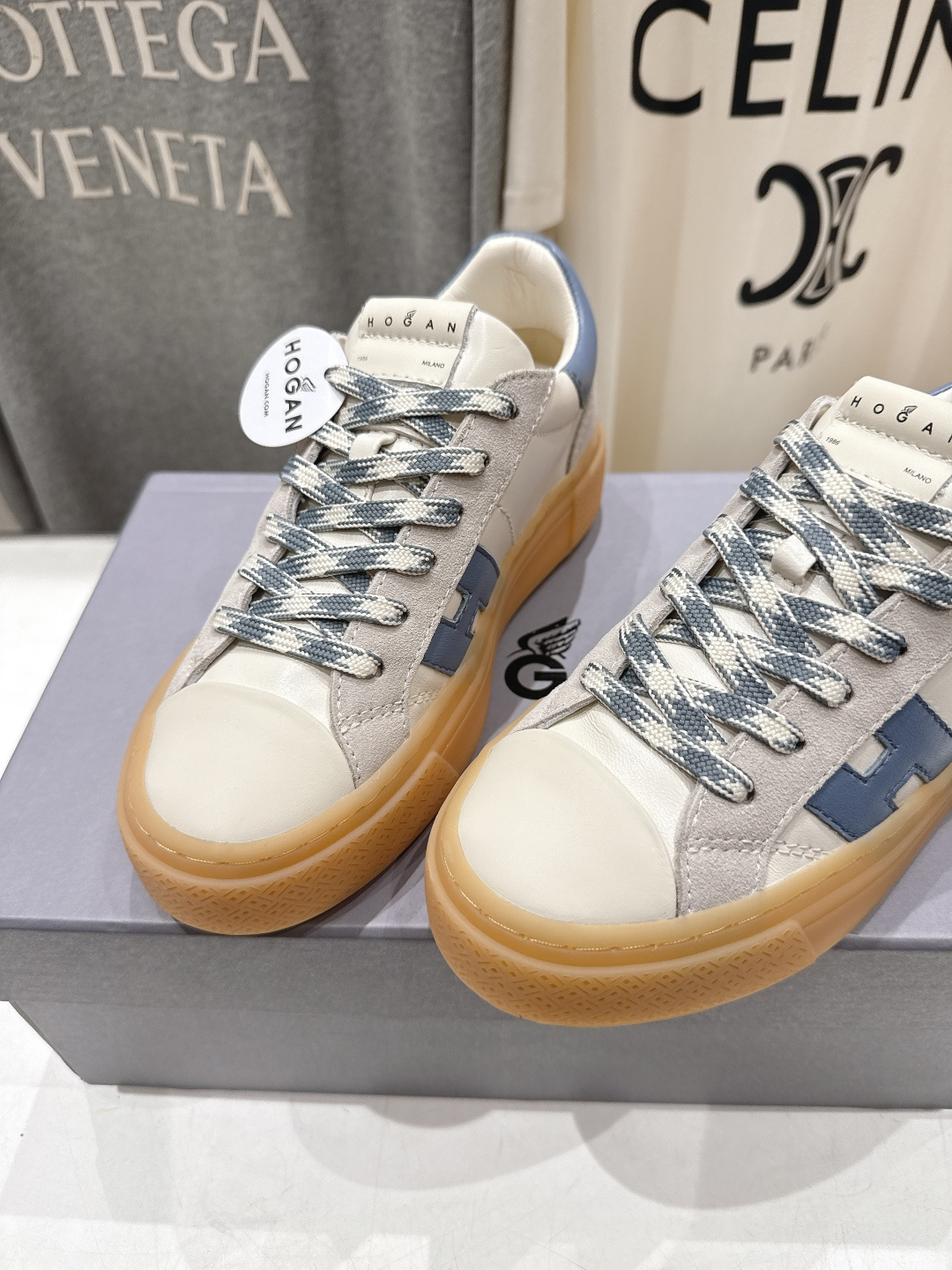 高版本出厂 HOGAN/霍根F051 2026ss新款厚底系带休闲运动鞋全新整体鞋型线条优美且具动感，将
