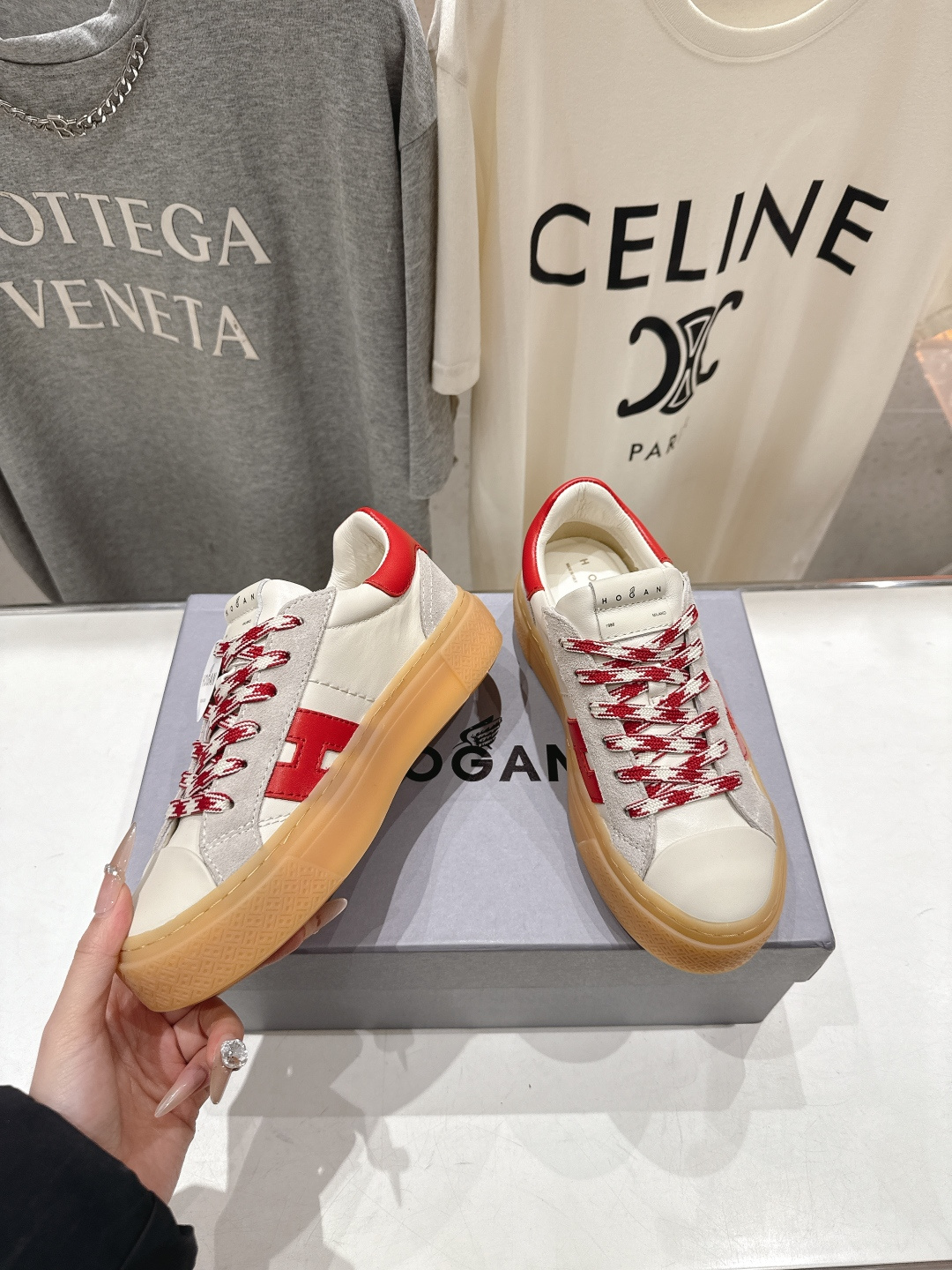 高版本出厂 HOGAN/霍根F051 2026ss新款厚底系带休闲运动鞋全新整体鞋型线条优美且具动感，将