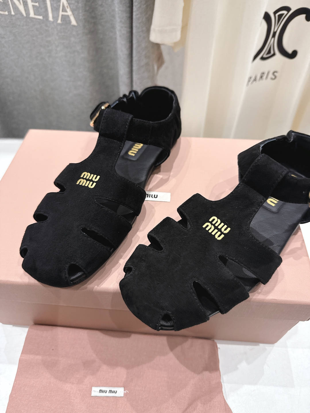 高版本出厂 MiuMiu*缪缪F033 2026ss夏季新款平底羊皮复古风凉鞋拖鞋Zp开发 原版拆卸，细