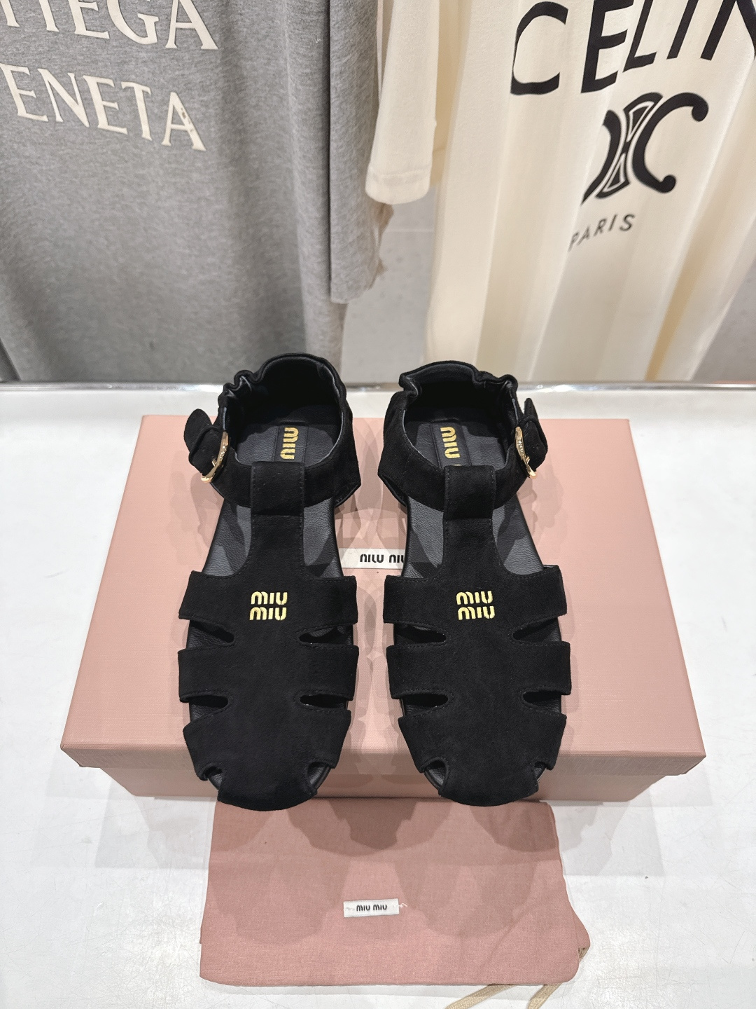 高版本出厂 MiuMiu*缪缪F033 2026ss夏季新款平底羊皮复古风凉鞋拖鞋Zp开发 原版拆卸，细