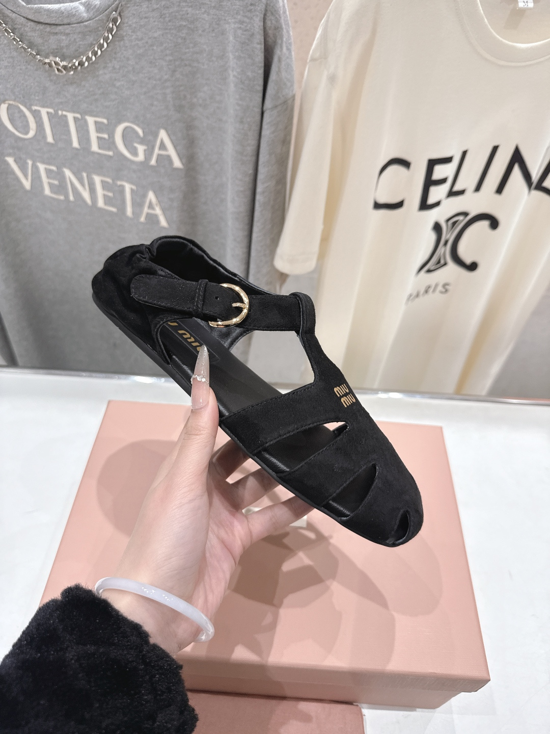 高版本出厂 MiuMiu*缪缪F033 2026ss夏季新款平底羊皮复古风凉鞋拖鞋Zp开发 原版拆卸，细