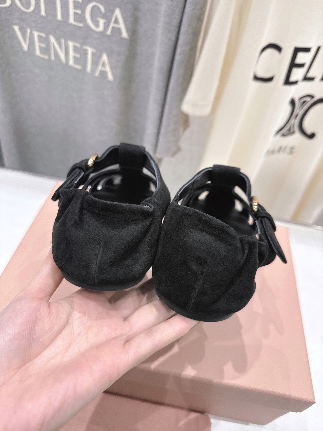 高版本出厂 MiuMiu*缪缪F033 2026ss夏季新款平底羊皮复古风凉鞋拖鞋Zp开发 原版拆卸，细