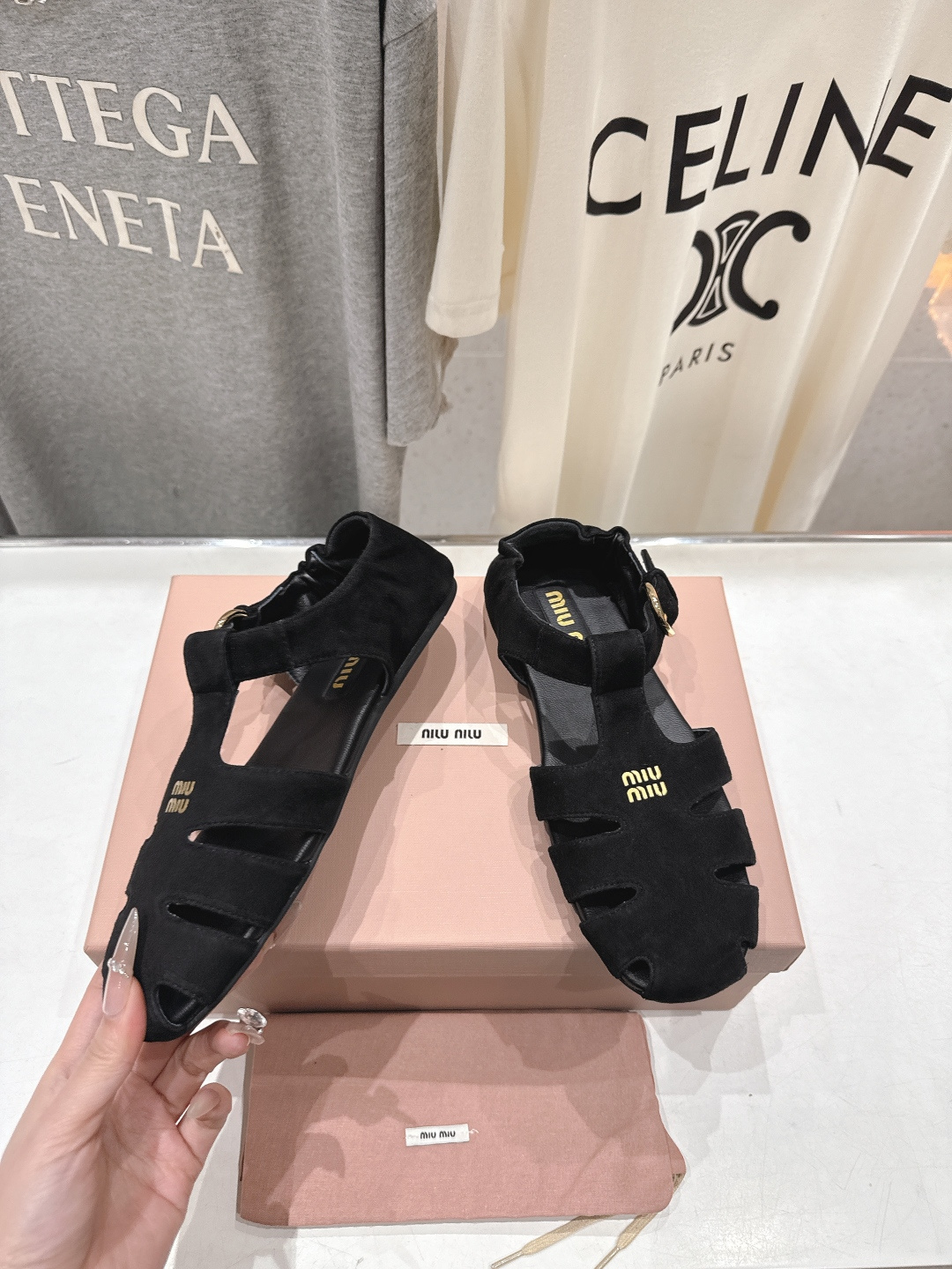 高版本出厂 MiuMiu*缪缪F033 2026ss夏季新款平底羊皮复古风凉鞋拖鞋Zp开发 原版拆卸，细