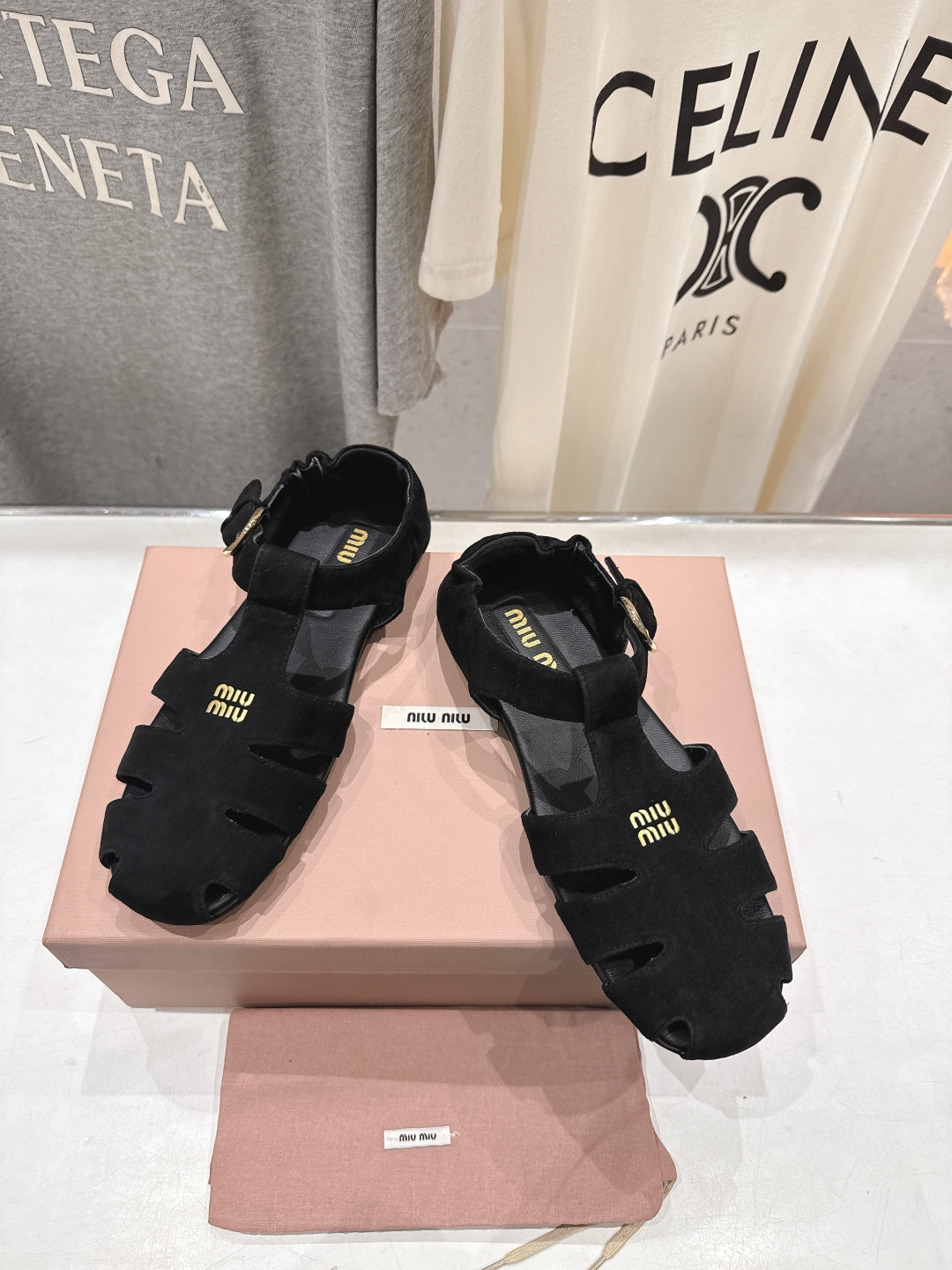 高版本出厂 MiuMiu*缪缪F033 2026ss夏季新款平底羊皮复古风凉鞋拖鞋Zp开发 原版拆卸，细