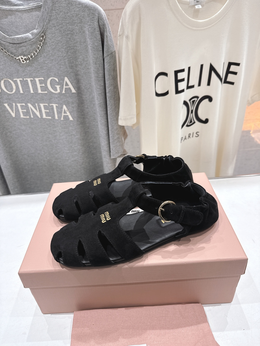 高版本出厂 MiuMiu*缪缪F033 2026ss夏季新款平底羊皮复古风凉鞋拖鞋Zp开发 原版拆卸，细