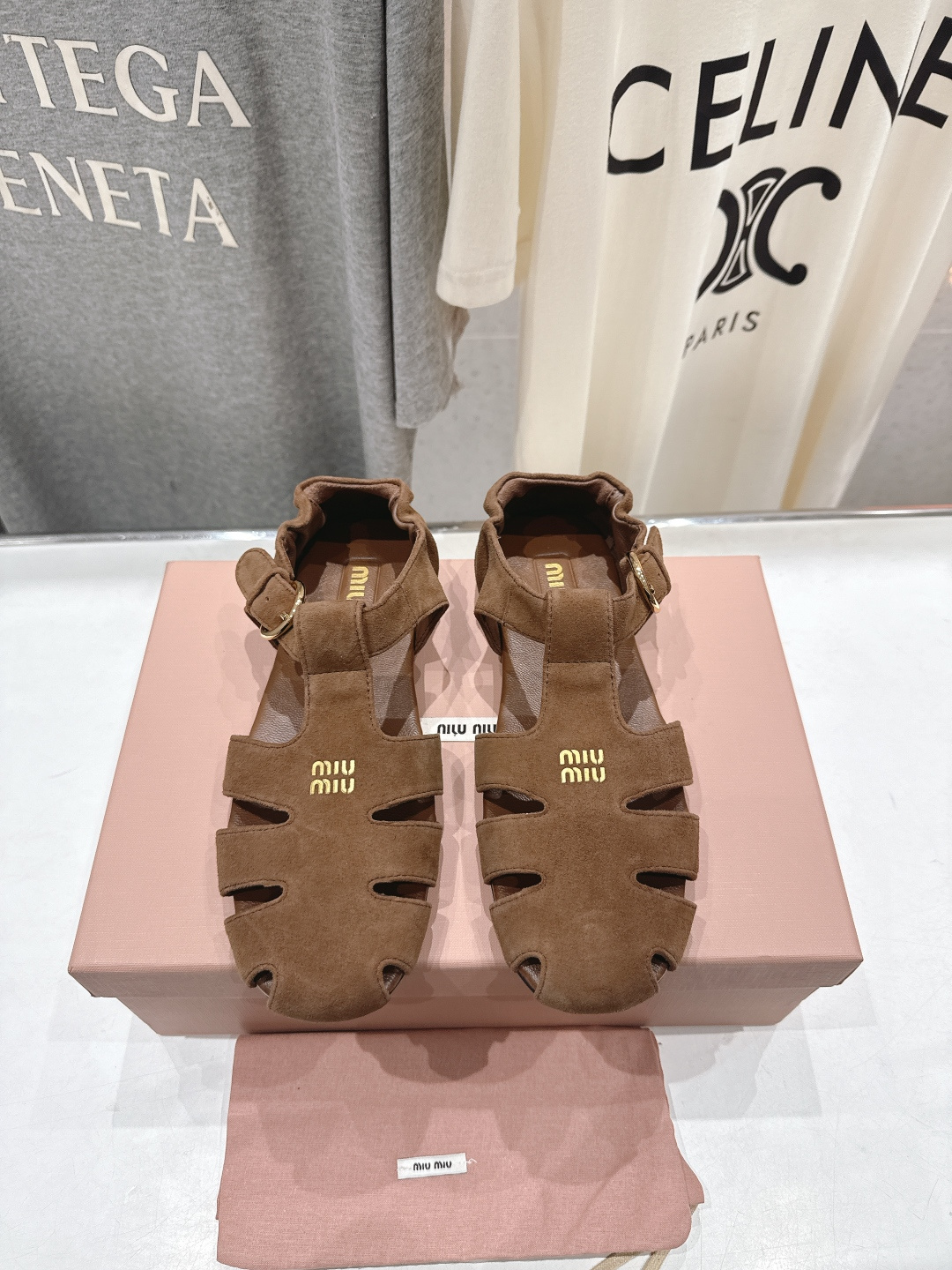 高版本出厂 MiuMiu*缪缪F033 2026ss夏季新款平底羊皮复古风凉鞋拖鞋Zp开发 原版拆卸，细