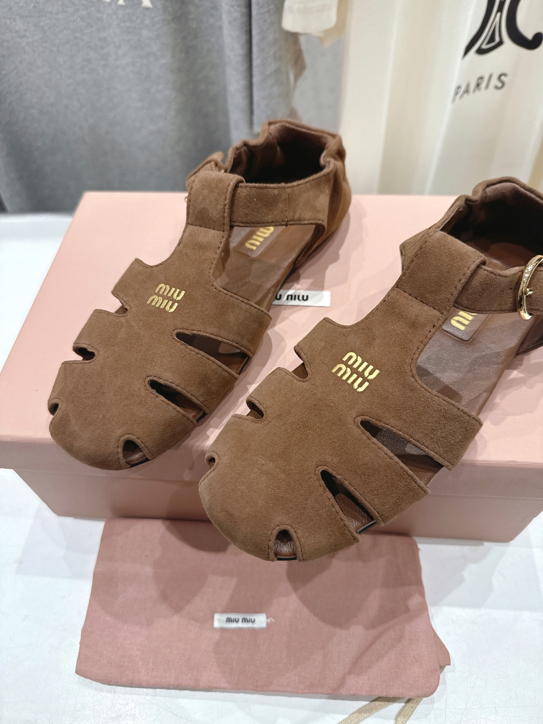 高版本出厂 MiuMiu*缪缪F033 2026ss夏季新款平底羊皮复古风凉鞋拖鞋Zp开发 原版拆卸，细