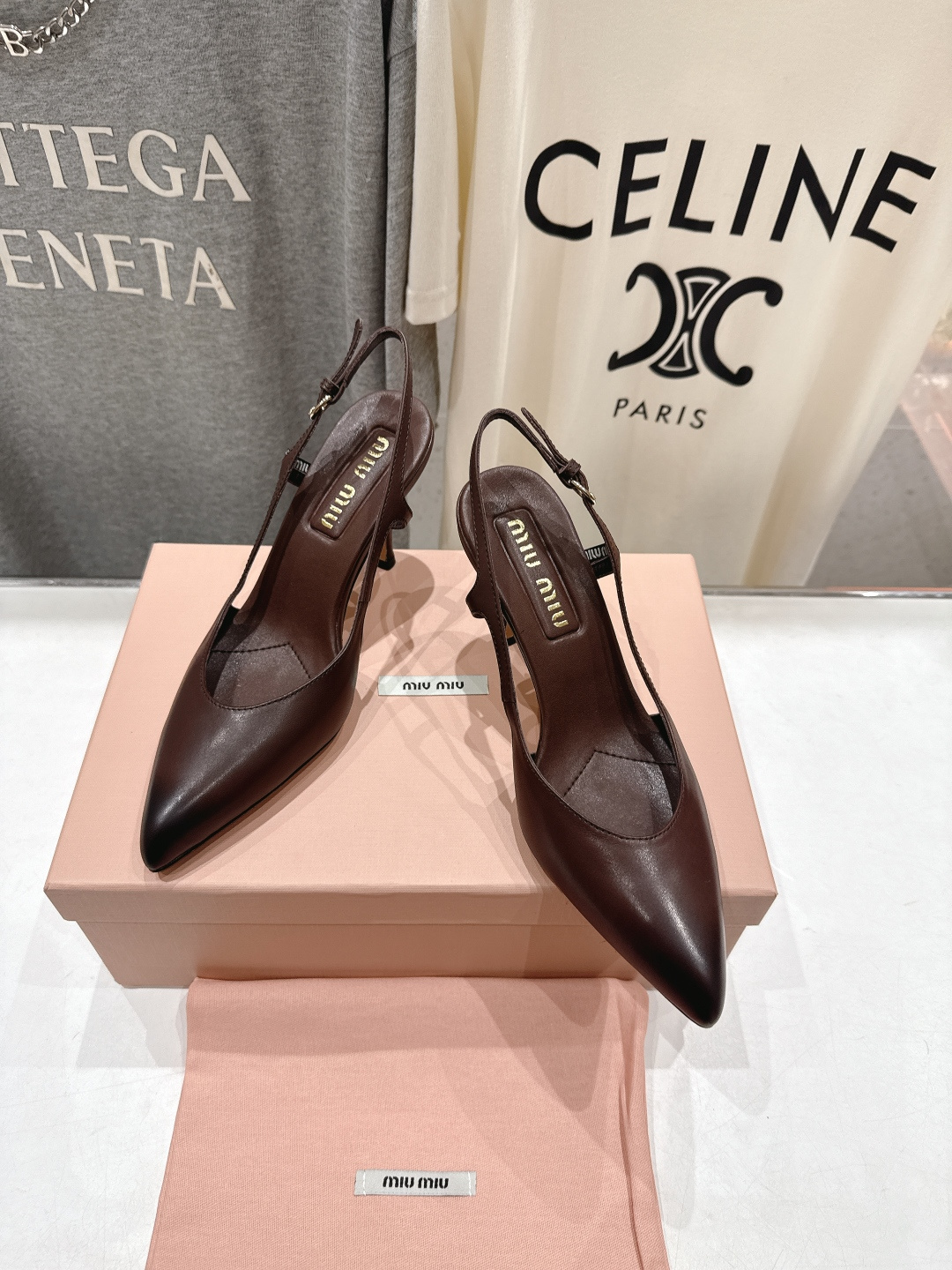 高版本出厂价 MiuMiu/缪缪2026ss春夏新款仙女风尖头玛丽珍高跟鞋凉鞋非常低调的一款高跟单鞋 乖