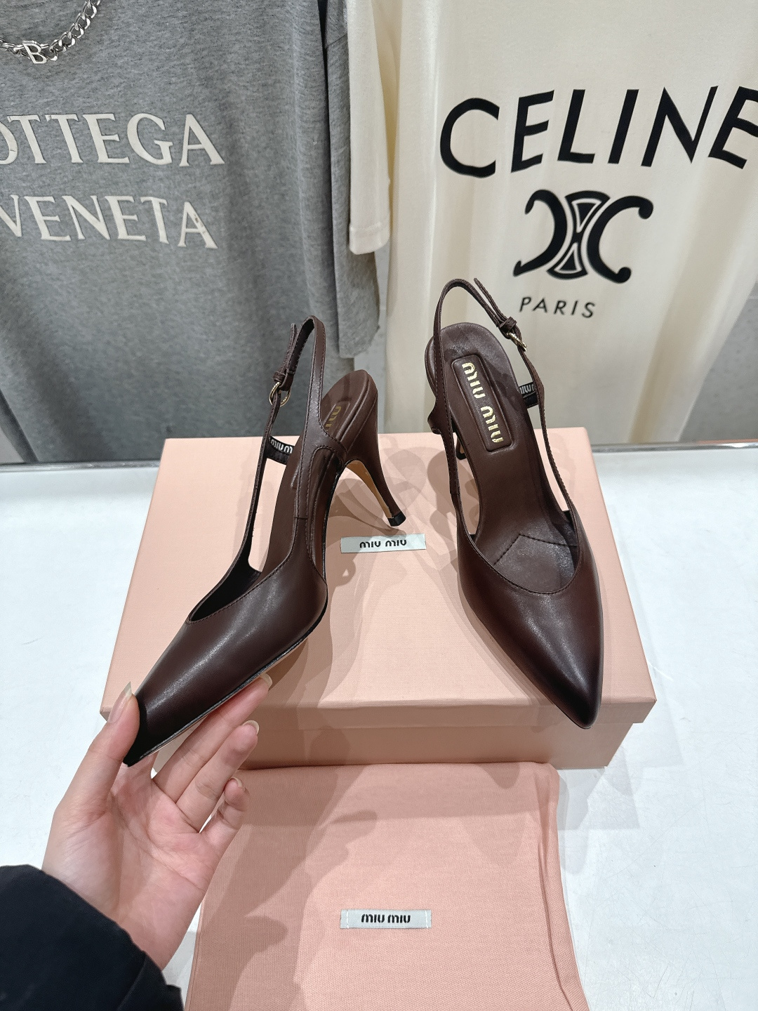 高版本出厂价 MiuMiu/缪缪2026ss春夏新款仙女风尖头玛丽珍高跟鞋凉鞋非常低调的一款高跟单鞋 乖