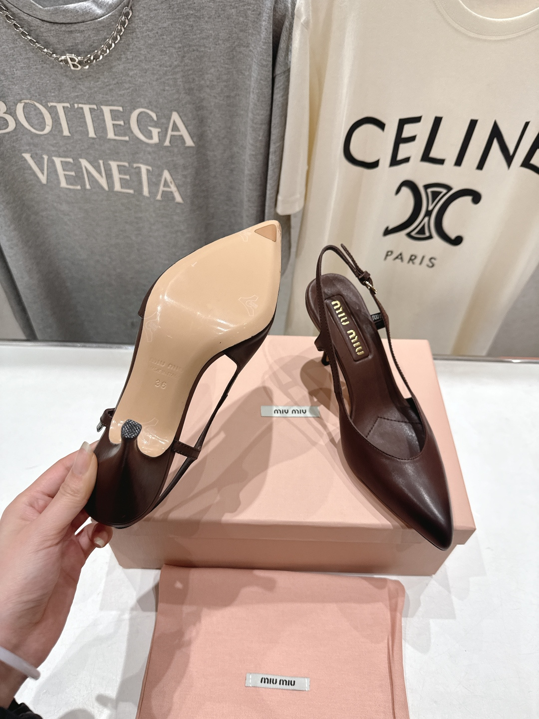 高版本出厂价 MiuMiu/缪缪2026ss春夏新款仙女风尖头玛丽珍高跟鞋凉鞋非常低调的一款高跟单鞋 乖