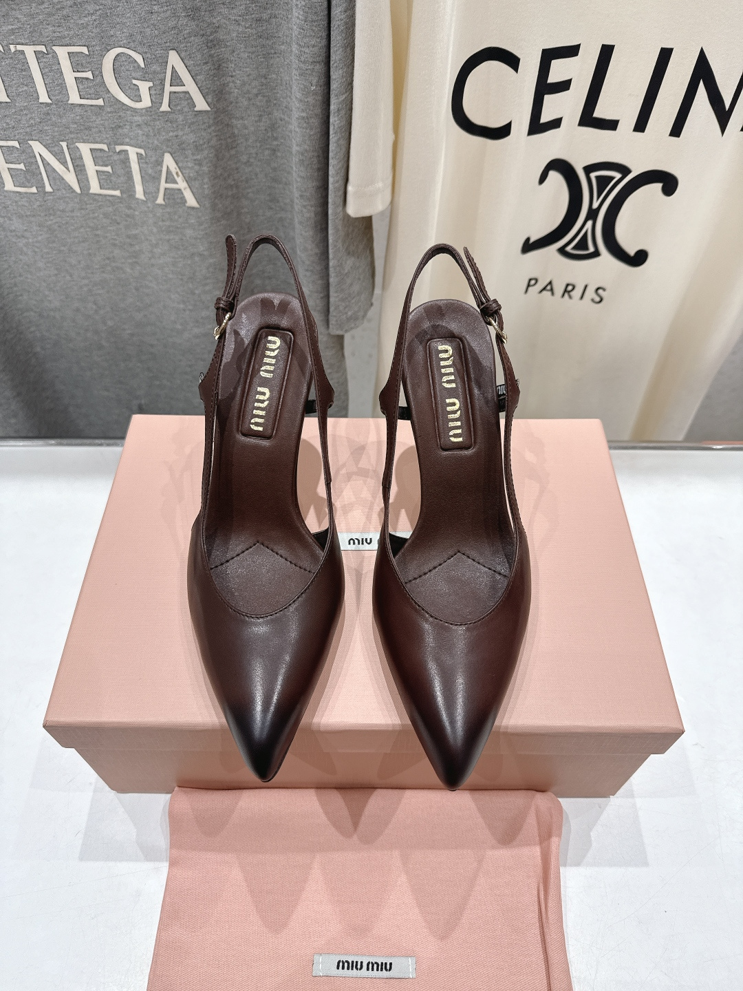 高版本出厂价 MiuMiu/缪缪2026ss春夏新款仙女风尖头玛丽珍高跟鞋凉鞋非常低调的一款高跟单鞋 乖