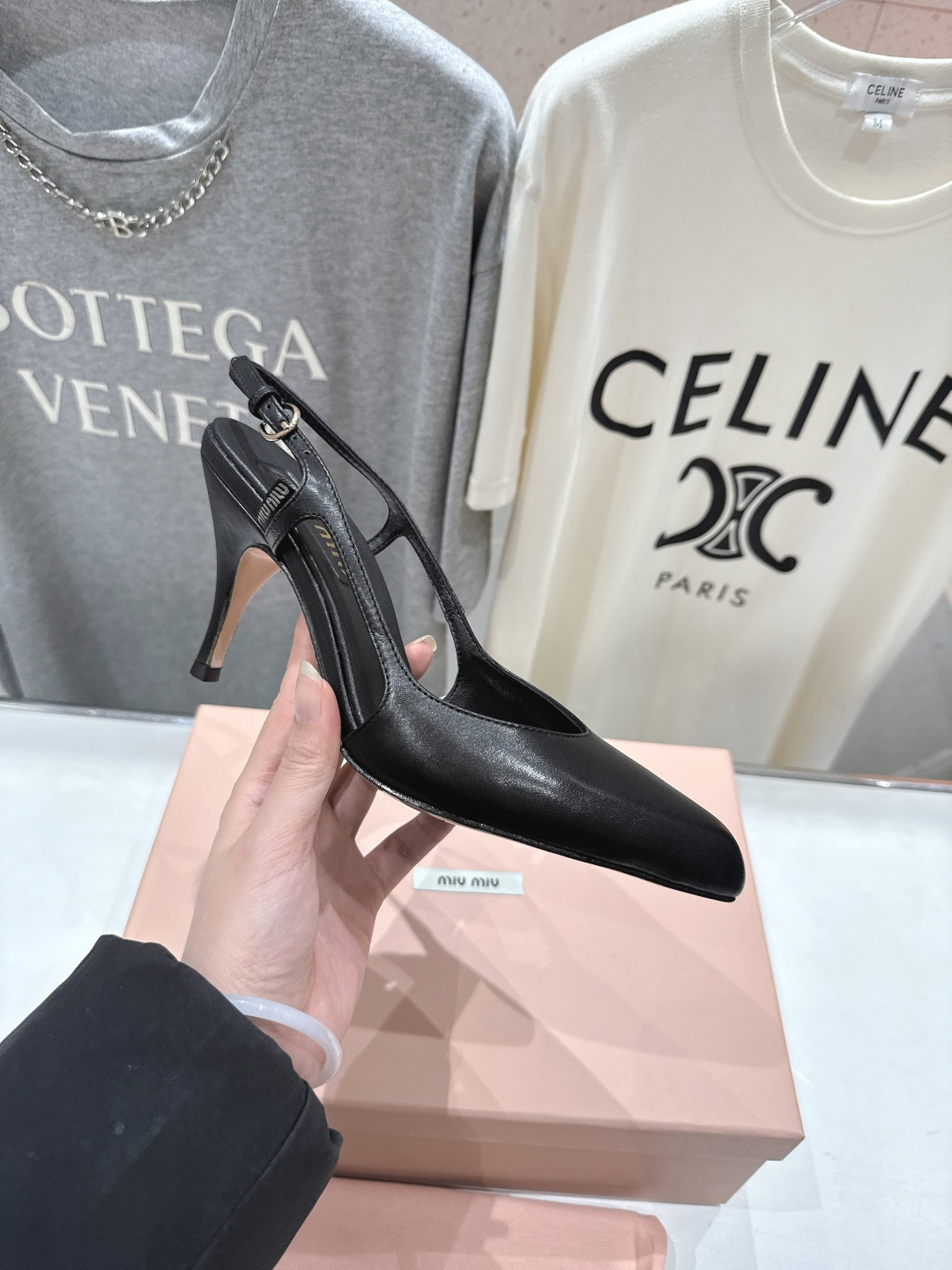 高版本出厂价 MiuMiu/缪缪2026ss春夏新款仙女风尖头玛丽珍高跟鞋凉鞋非常低调的一款高跟单鞋 乖