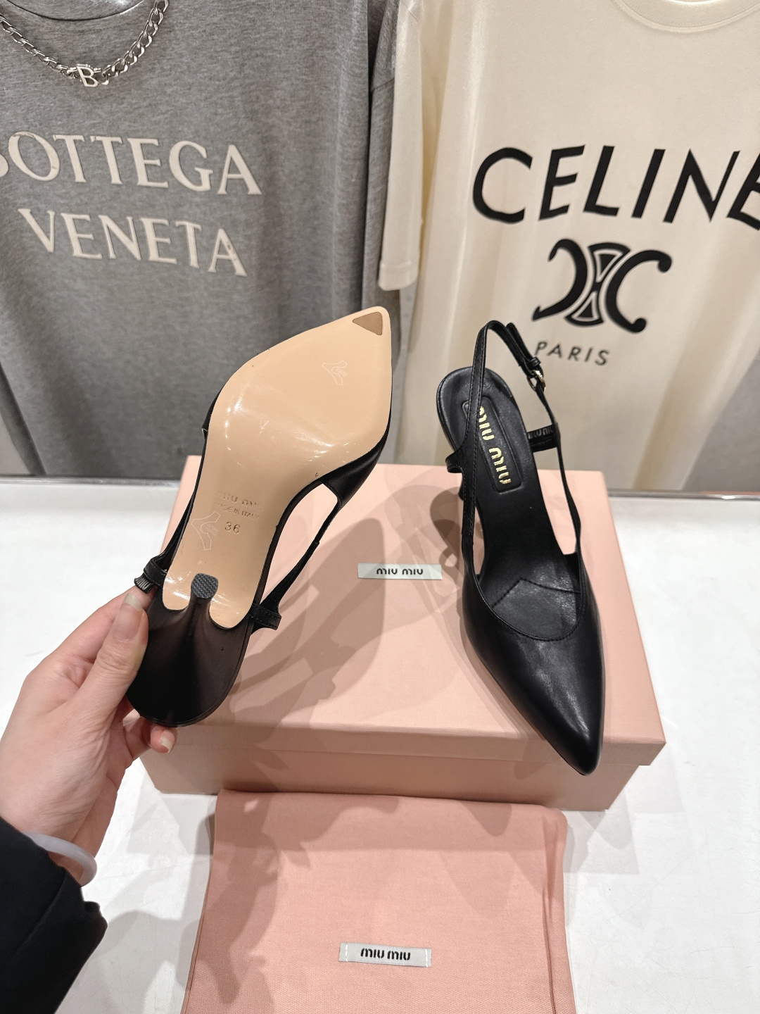 高版本出厂价 MiuMiu/缪缪2026ss春夏新款仙女风尖头玛丽珍高跟鞋凉鞋非常低调的一款高跟单鞋 乖