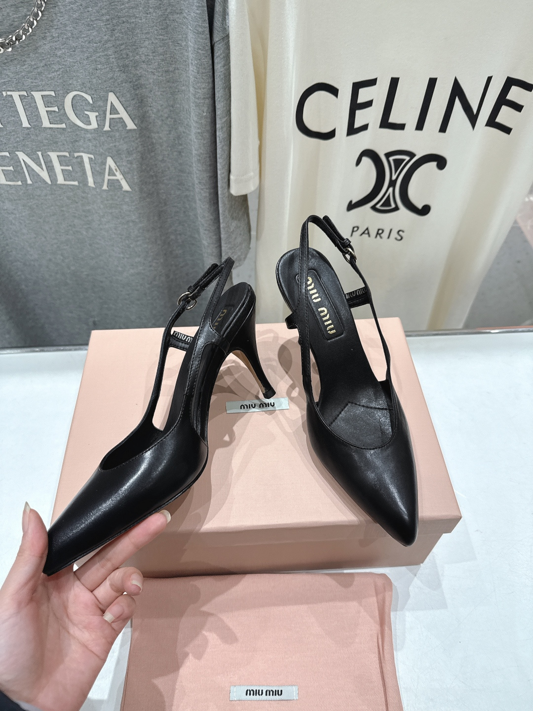 高版本出厂价 MiuMiu/缪缪2026ss春夏新款仙女风尖头玛丽珍高跟鞋凉鞋非常低调的一款高跟单鞋 乖