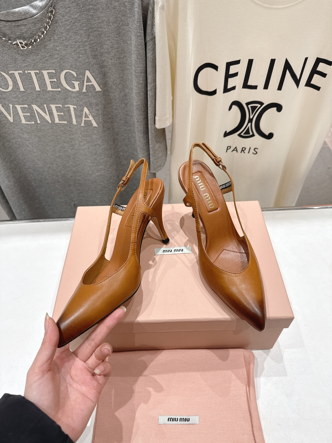 高版本出厂价 MiuMiu/缪缪2026ss春夏新款仙女风尖头玛丽珍高跟鞋凉鞋非常低调的一款高跟单鞋 乖