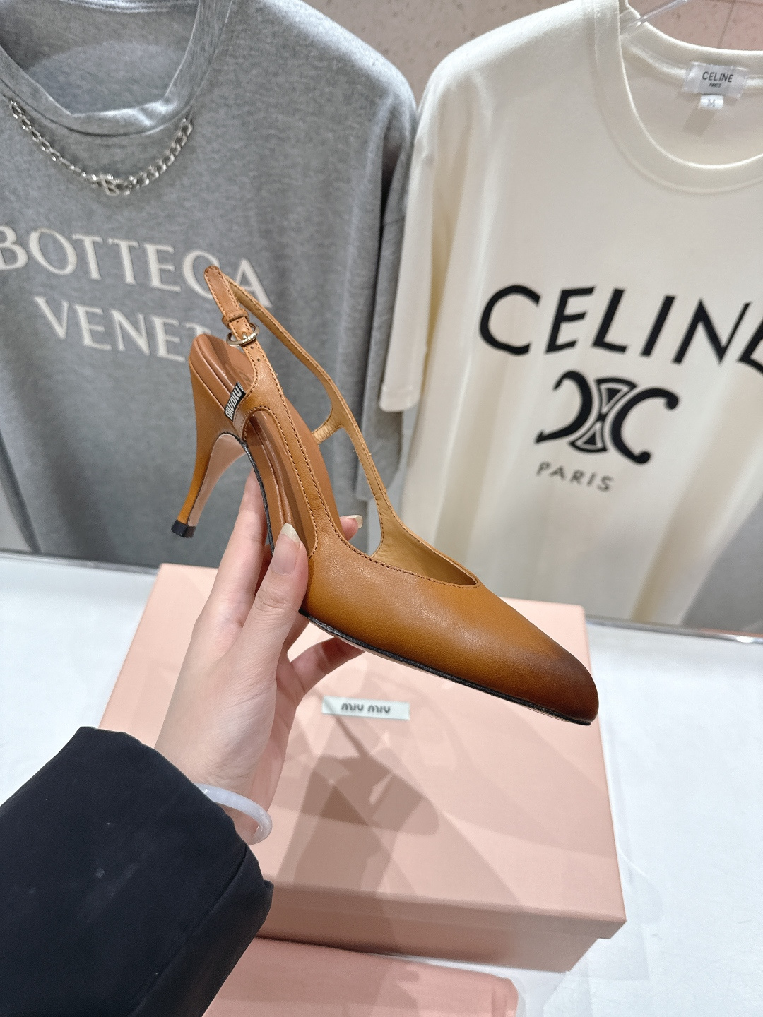 高版本出厂价 MiuMiu/缪缪2026ss春夏新款仙女风尖头玛丽珍高跟鞋凉鞋非常低调的一款高跟单鞋 乖