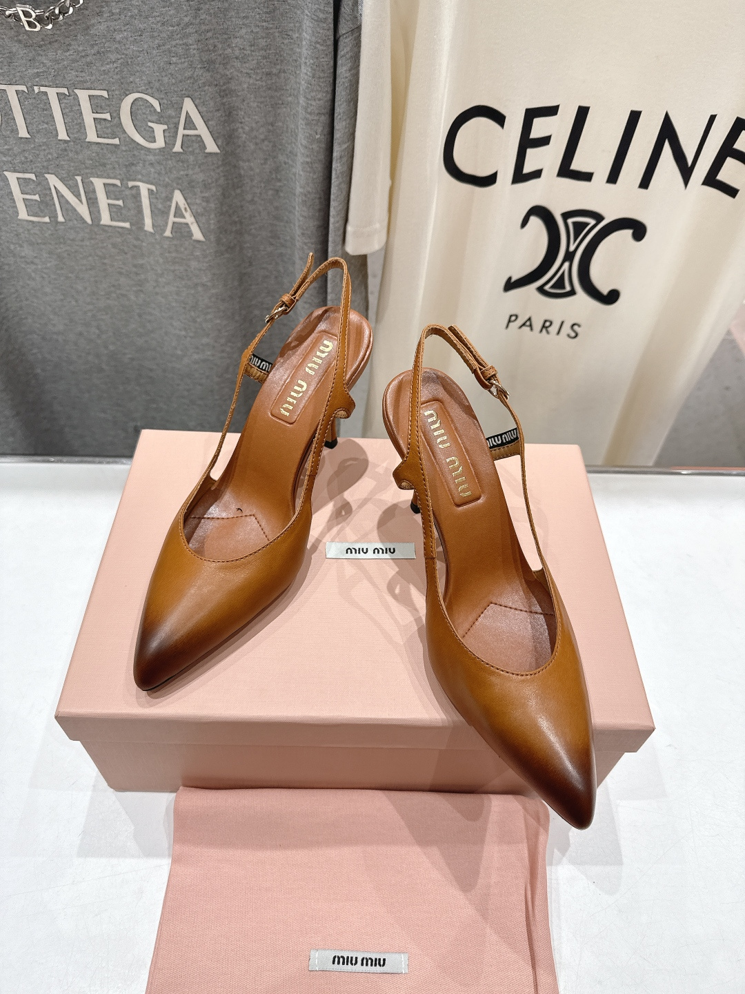 高版本出厂价 MiuMiu/缪缪2026ss春夏新款仙女风尖头玛丽珍高跟鞋凉鞋非常低调的一款高跟单鞋 乖