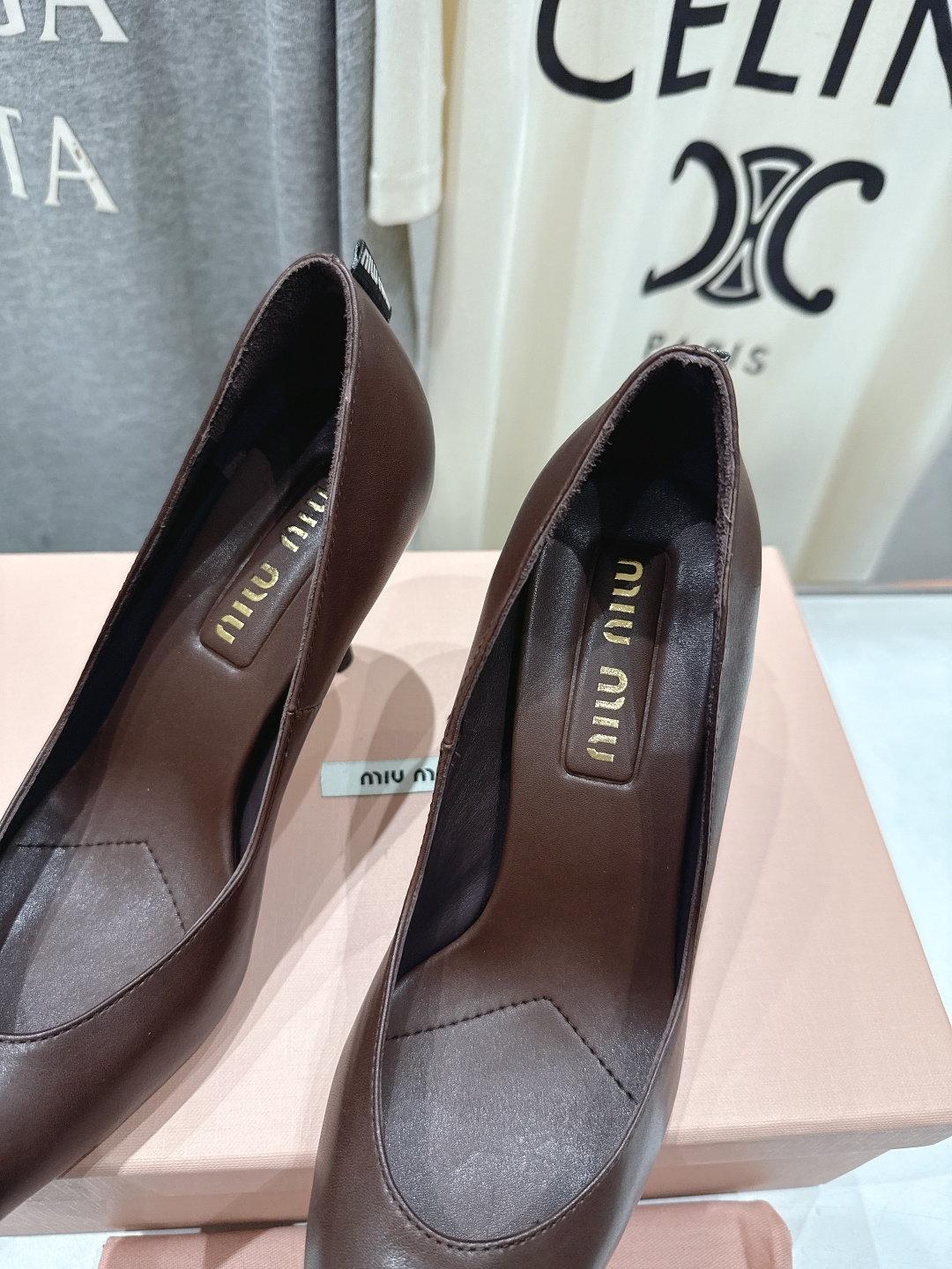 高版本出厂价 MiuMiu/缪缪F068 2026ss春夏新款仙女风尖头玛丽珍高跟鞋单鞋非常低调的一款高