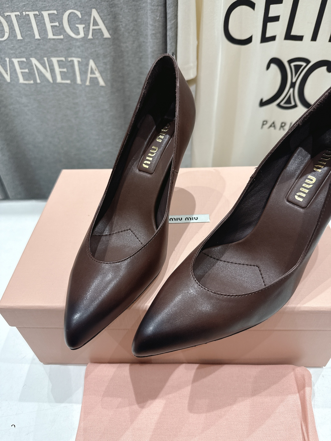 高版本出厂价 MiuMiu/缪缪F068 2026ss春夏新款仙女风尖头玛丽珍高跟鞋单鞋非常低调的一款高