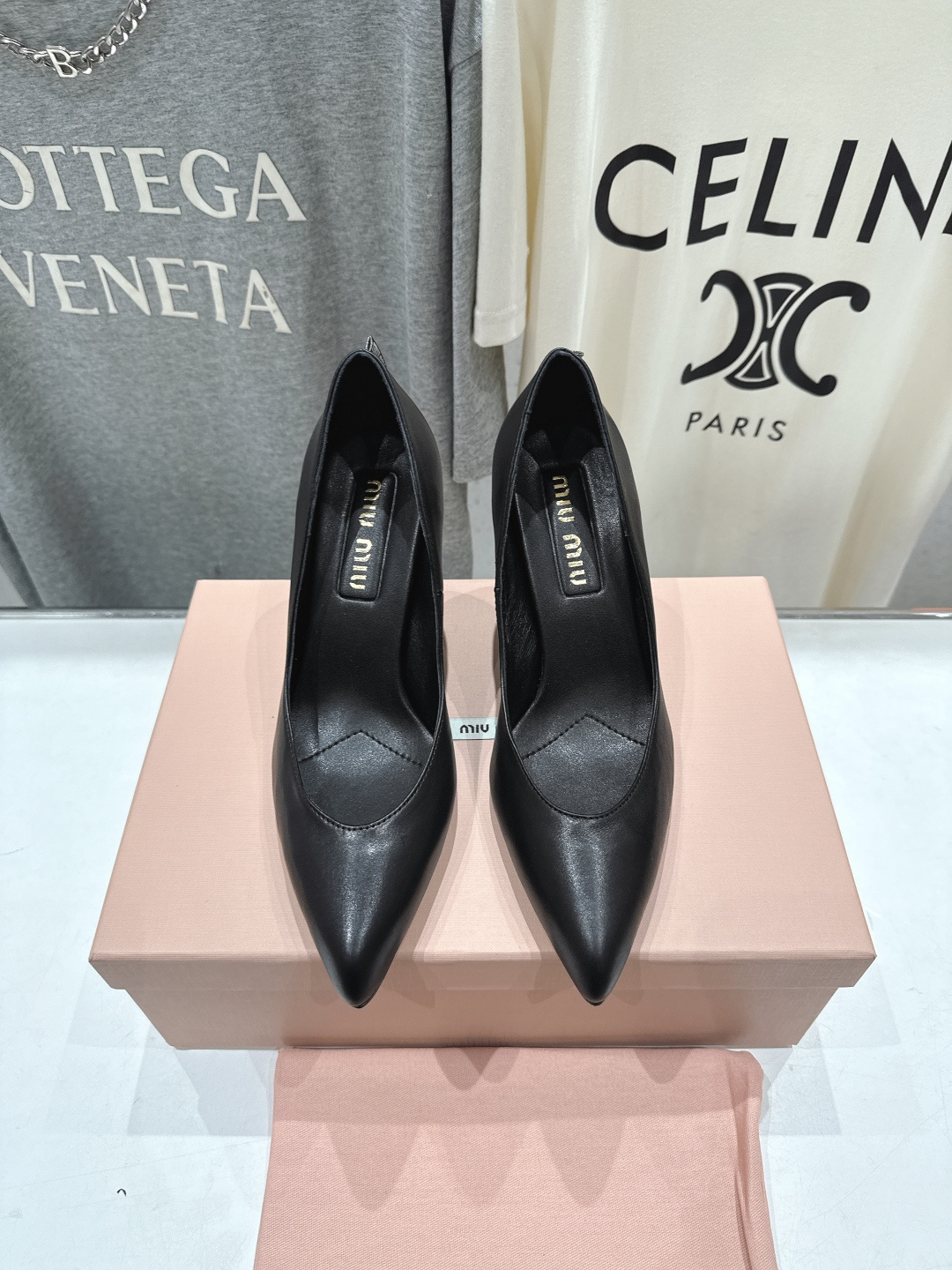 高版本出厂价 MiuMiu/缪缪F068 2026ss春夏新款仙女风尖头玛丽珍高跟鞋单鞋非常低调的一款高