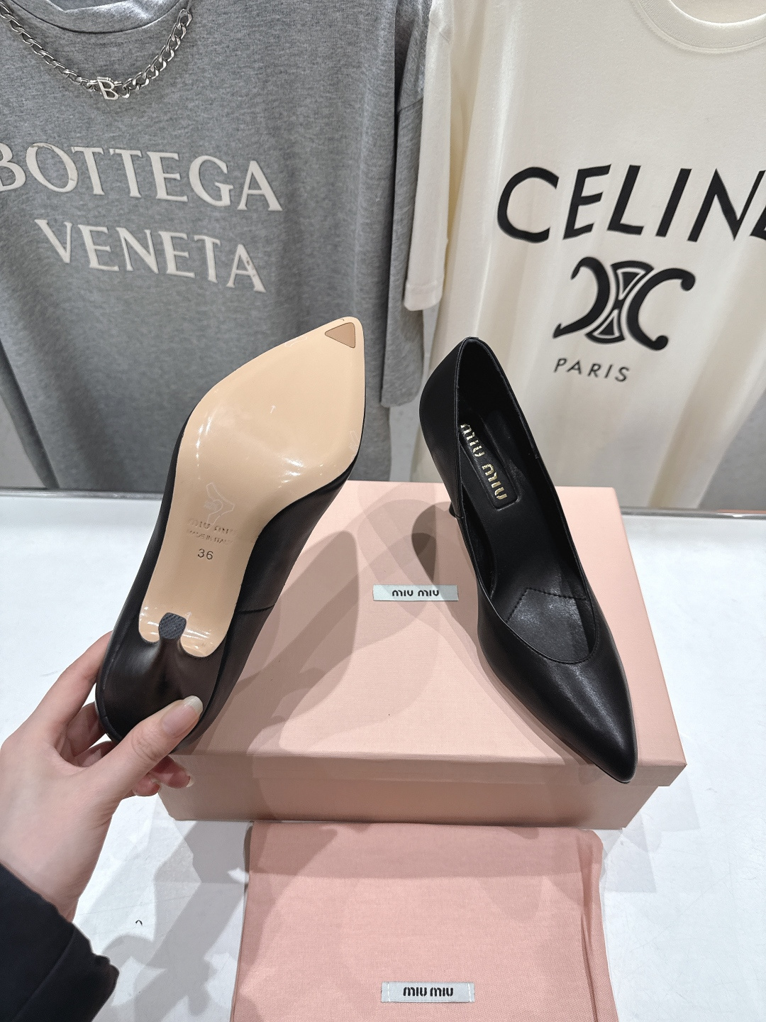 高版本出厂价 MiuMiu/缪缪F068 2026ss春夏新款仙女风尖头玛丽珍高跟鞋单鞋非常低调的一款高