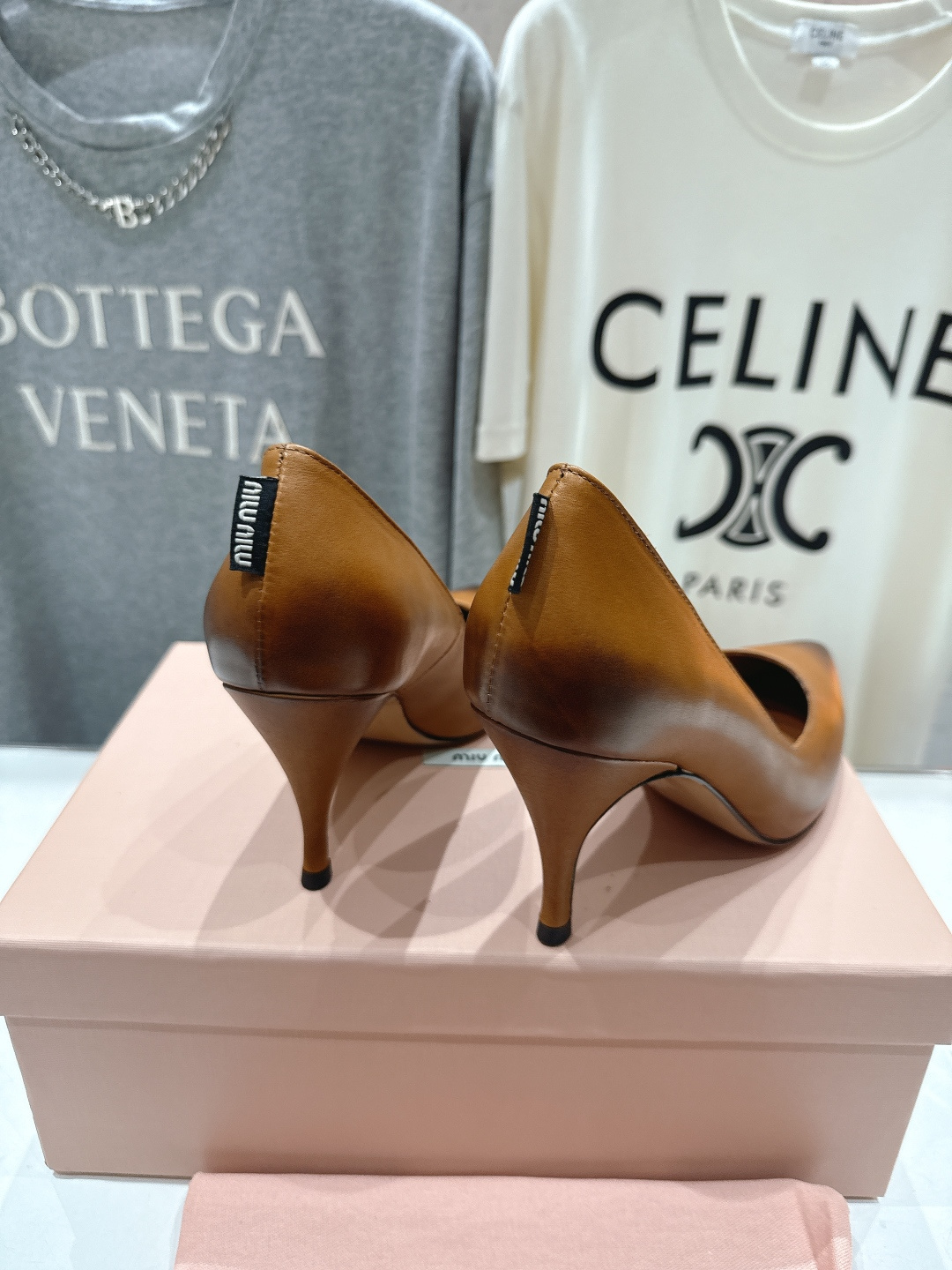 高版本出厂价 MiuMiu/缪缪F068 2026ss春夏新款仙女风尖头玛丽珍高跟鞋单鞋非常低调的一款高