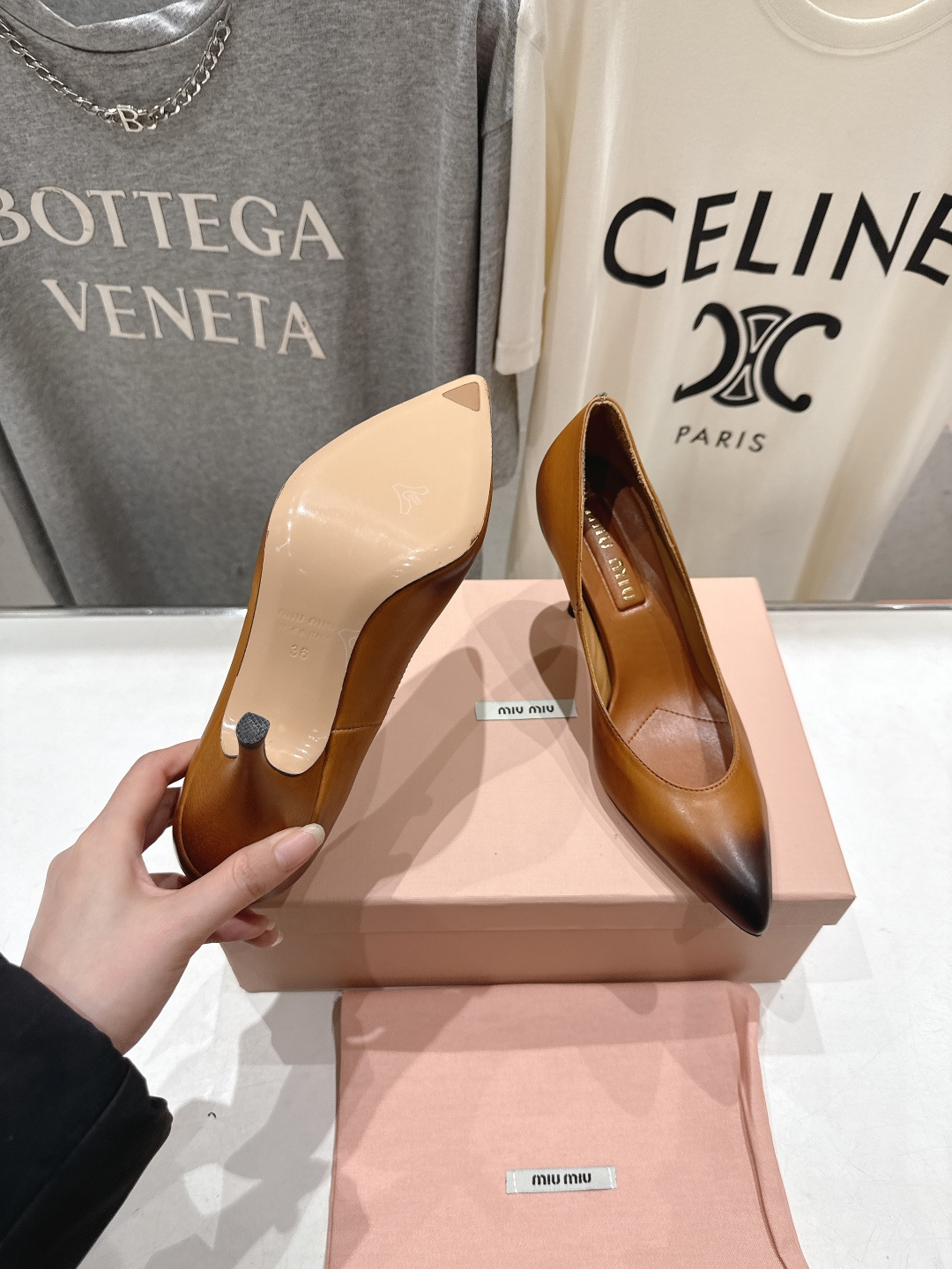 高版本出厂价 MiuMiu/缪缪F068 2026ss春夏新款仙女风尖头玛丽珍高跟鞋单鞋非常低调的一款高