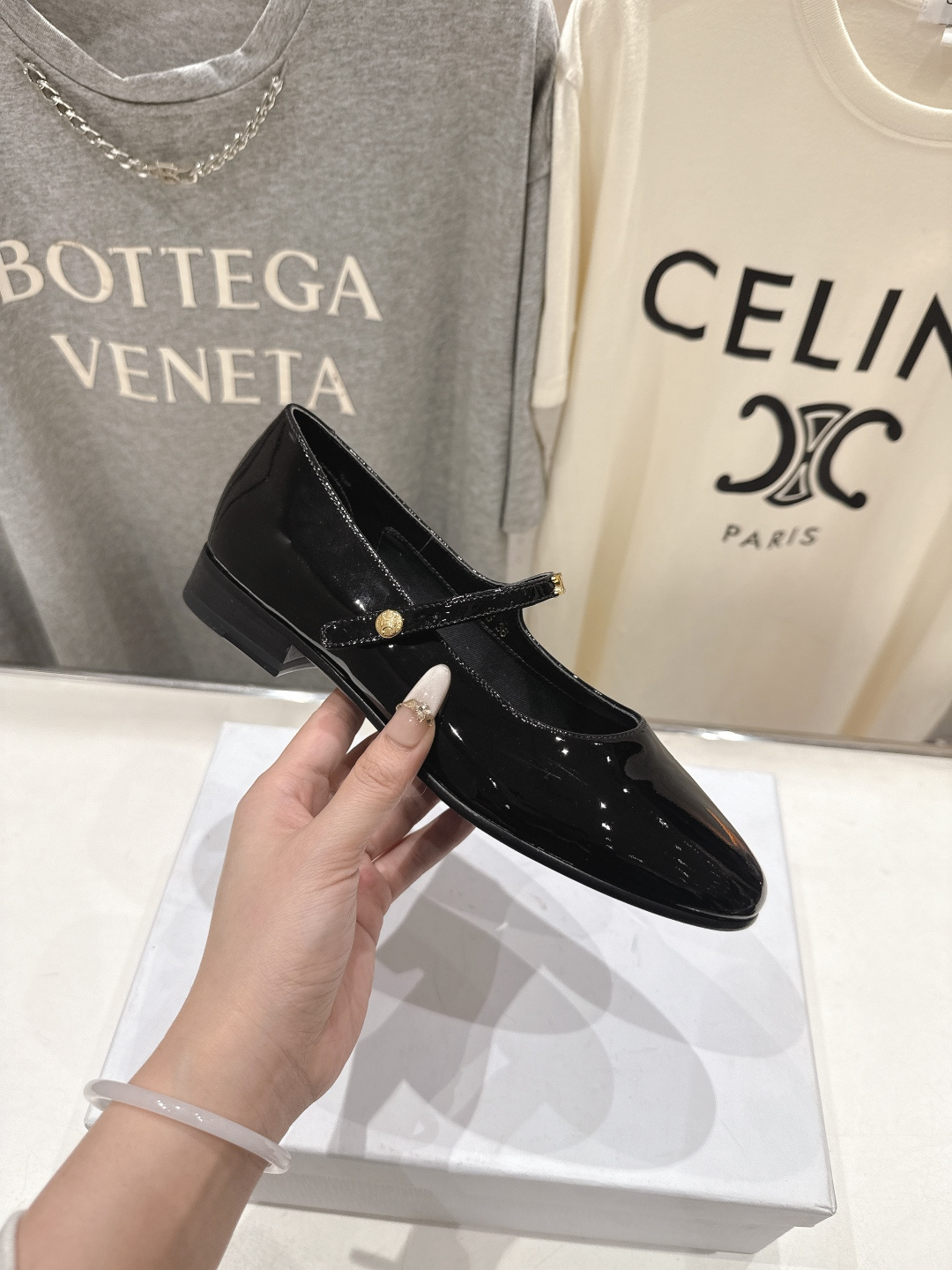 高版本出厂 CELINE*赛琳F032 2026ss思琳新款玛丽珍平底鞋乐福鞋单鞋网红爆款来袭！各大网红