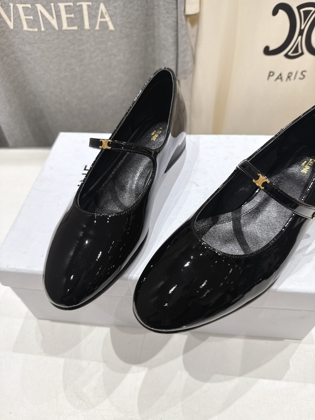 高版本出厂 CELINE*赛琳F032 2026ss思琳新款玛丽珍平底鞋乐福鞋单鞋网红爆款来袭！各大网红