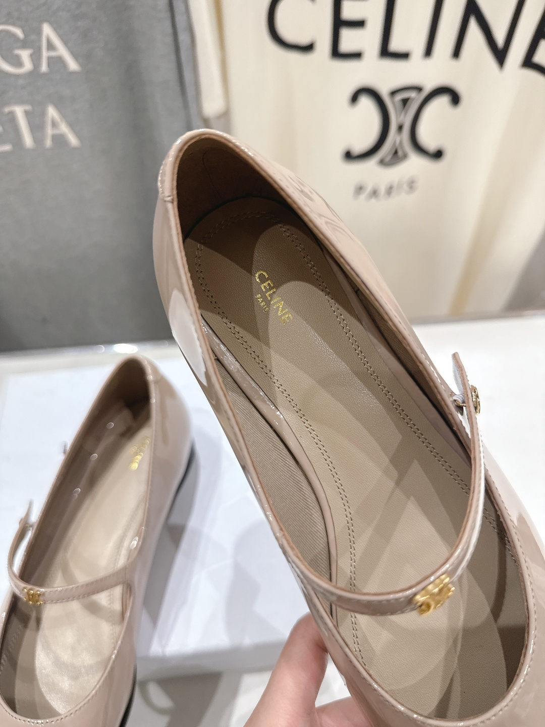 高版本出厂 CELINE*赛琳F032 2026ss思琳新款玛丽珍平底鞋乐福鞋单鞋网红爆款来袭！各大网红