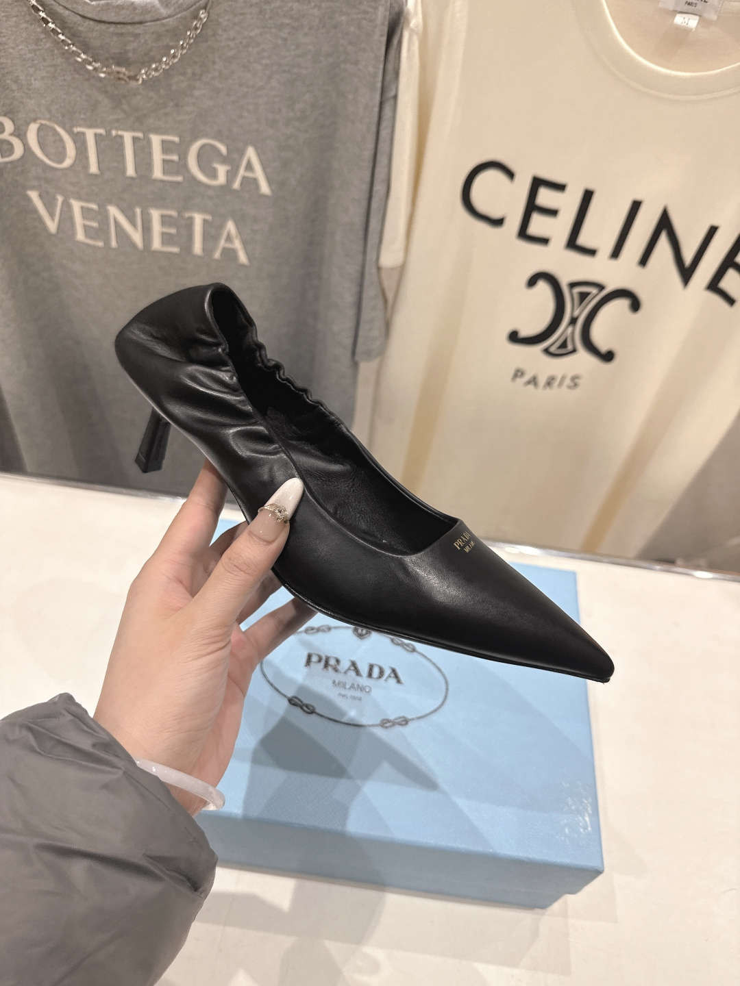 高版本出厂 PRADA* 普拉达F025 26ss春夏新品玛丽珍仙女风尖头高跟鞋单鞋时装鞋原版购入1:1