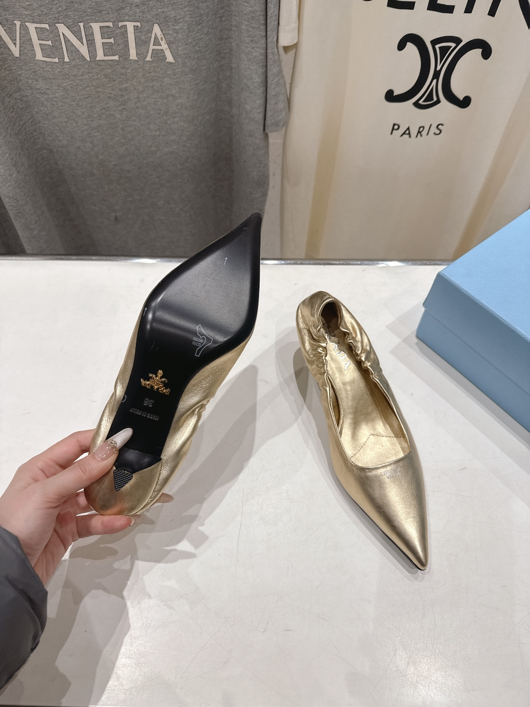 高版本出厂 PRADA* 普拉达F025 26ss春夏新品玛丽珍仙女风尖头高跟鞋单鞋时装鞋原版购入1:1