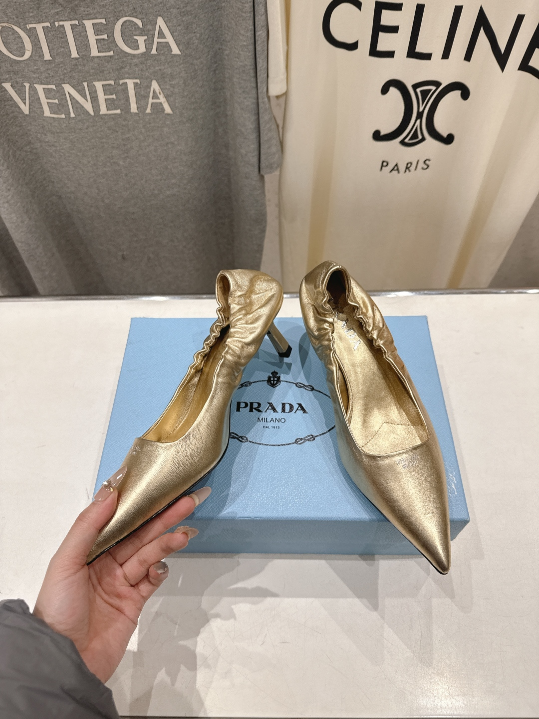 高版本出厂 PRADA* 普拉达F025 26ss春夏新品玛丽珍仙女风尖头高跟鞋单鞋时装鞋原版购入1:1