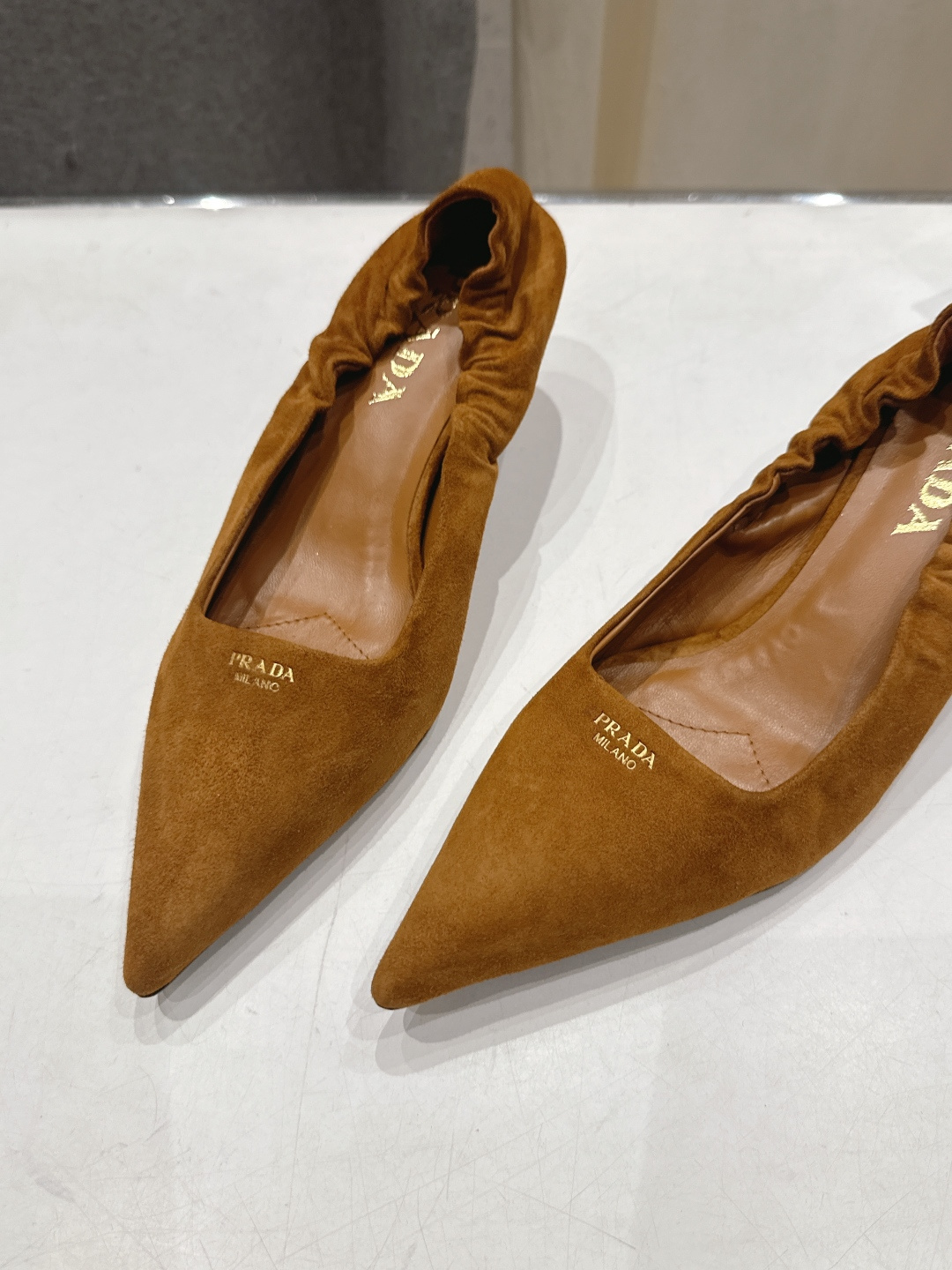 高版本出厂 PRADA* 普拉达F025 26ss春夏新品玛丽珍仙女风尖头高跟鞋单鞋时装鞋原版购入1:1