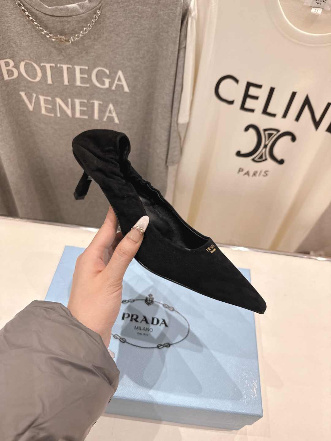 高版本出厂 PRADA* 普拉达F025 26ss春夏新品玛丽珍仙女风尖头高跟鞋单鞋时装鞋原版购入1:1