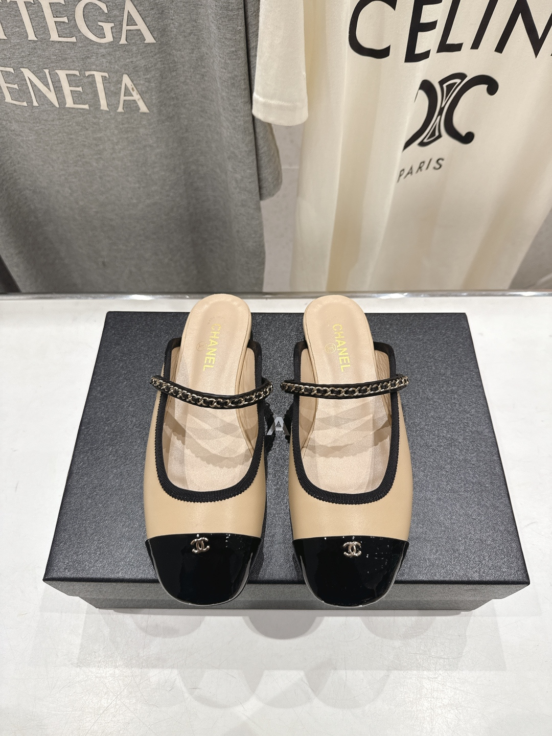 高版本出厂 CHANEL｜小香F013 2026/𝐒𝐒 𝐧𝐞𝐰春夏新品平底半包真皮拖鞋乐福鞋这一季的拖鞋