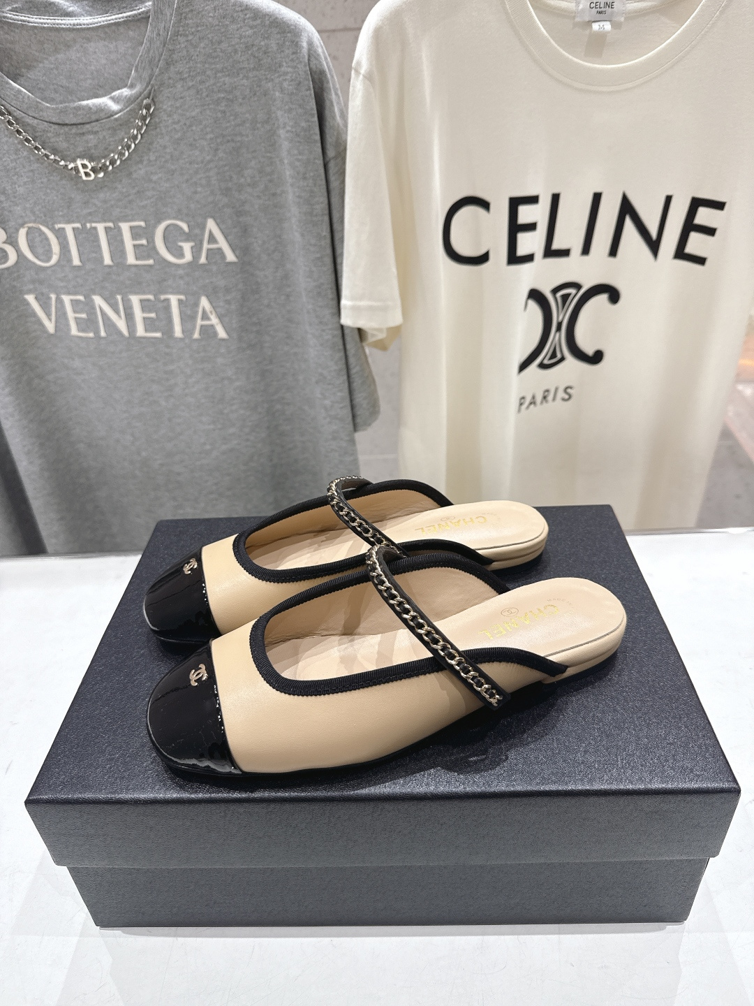 高版本出厂 CHANEL｜小香F013 2026/𝐒𝐒 𝐧𝐞𝐰春夏新品平底半包真皮拖鞋乐福鞋这一季的拖鞋