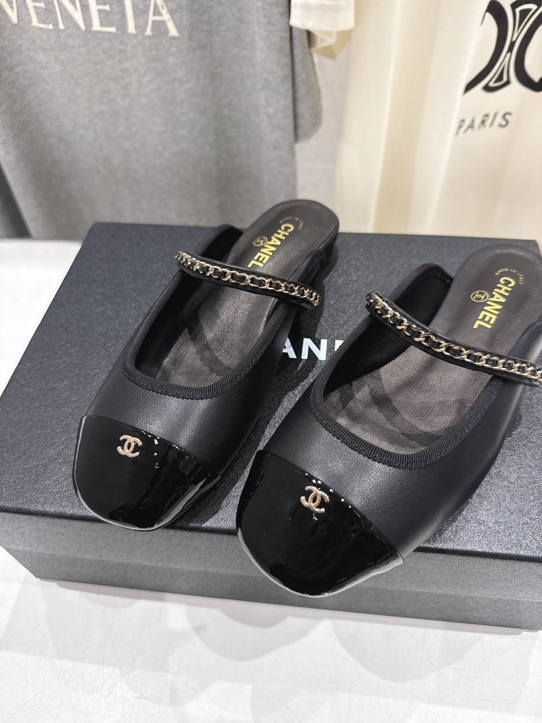 高版本出厂 CHANEL｜小香F013 2026/𝐒𝐒 𝐧𝐞𝐰春夏新品平底半包真皮拖鞋乐福鞋这一季的拖鞋