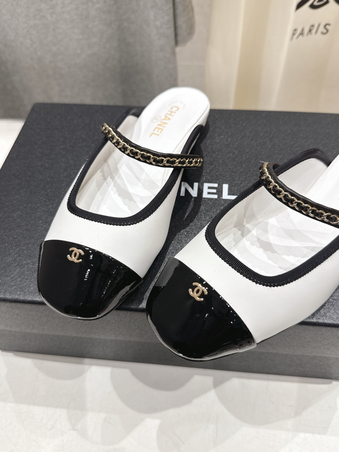 高版本出厂 CHANEL｜小香F013 2026/𝐒𝐒 𝐧𝐞𝐰春夏新品平底半包真皮拖鞋乐福鞋这一季的拖鞋