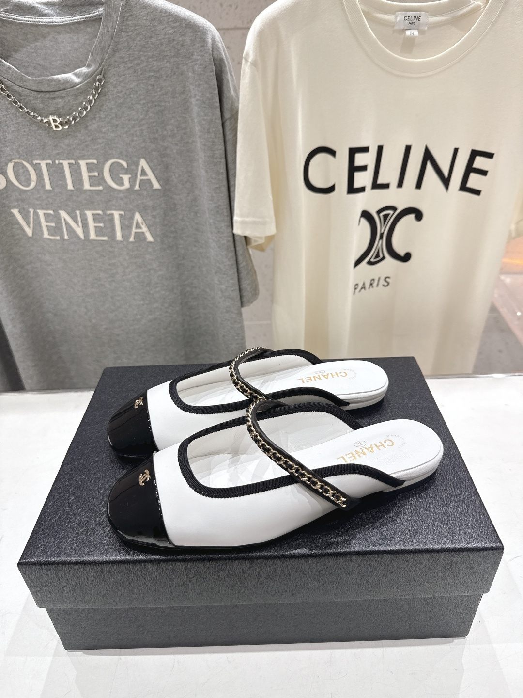 高版本出厂 CHANEL｜小香F013 2026/𝐒𝐒 𝐧𝐞𝐰春夏新品平底半包真皮拖鞋乐福鞋这一季的拖鞋