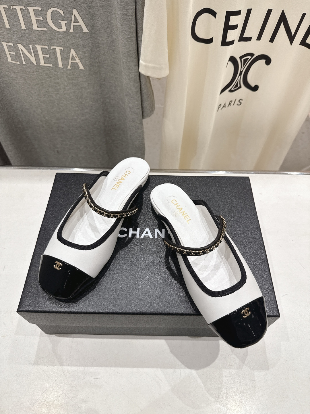 高版本出厂 CHANEL｜小香F013 2026/𝐒𝐒 𝐧𝐞𝐰春夏新品平底半包真皮拖鞋乐福鞋这一季的拖鞋