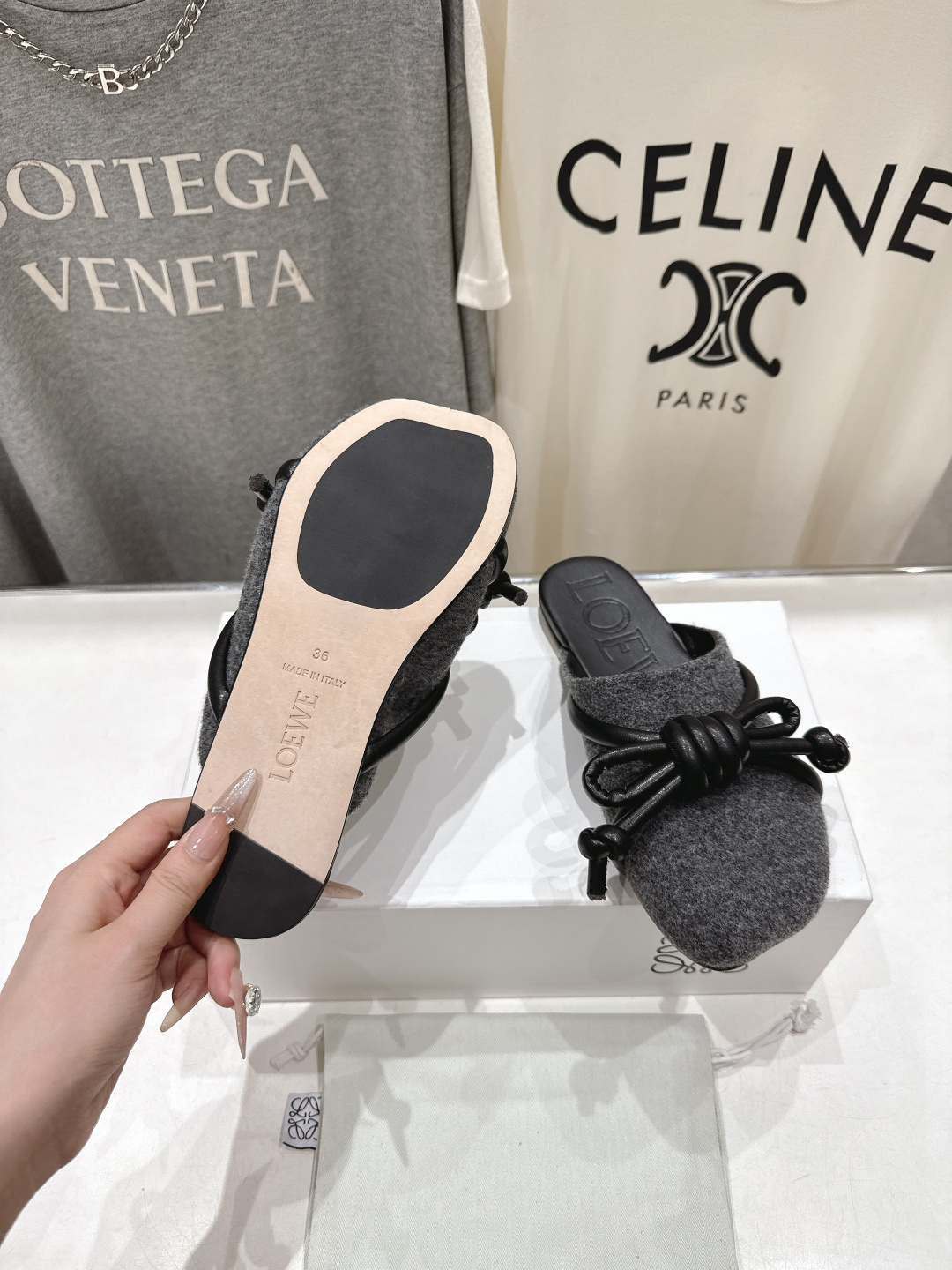 高版本出厂 LOEWE/罗意威F036 26ss春夏新款平底复古半包拖鞋乐福鞋懒人鞋原版购入，细节把控到