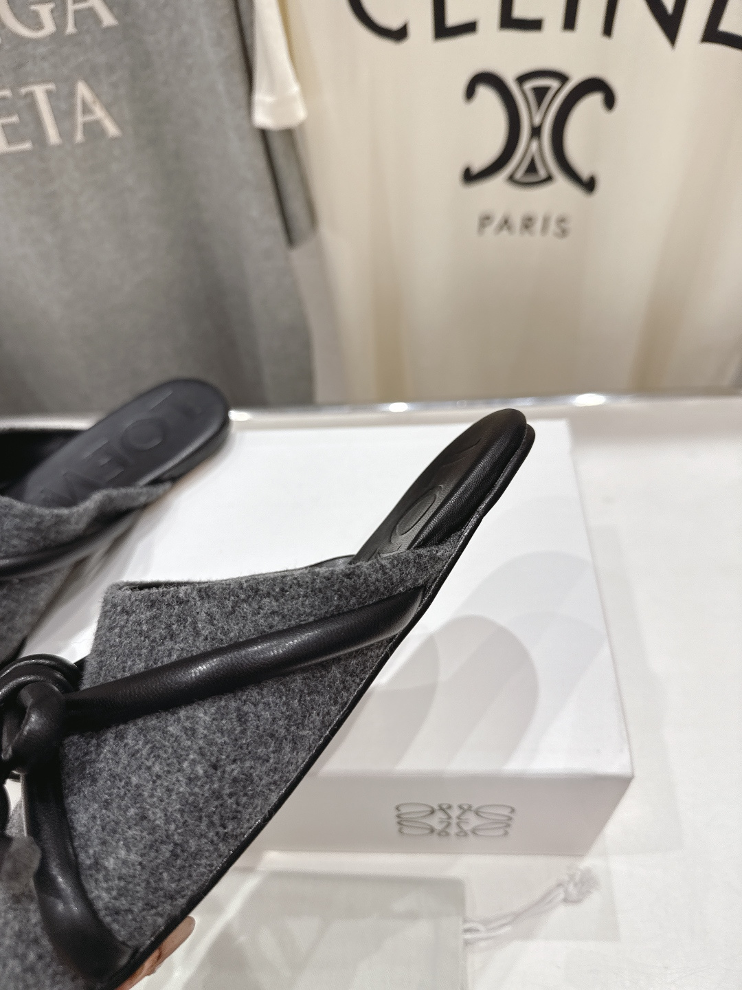 高版本出厂 LOEWE/罗意威F036 26ss春夏新款平底复古半包拖鞋乐福鞋懒人鞋原版购入，细节把控到