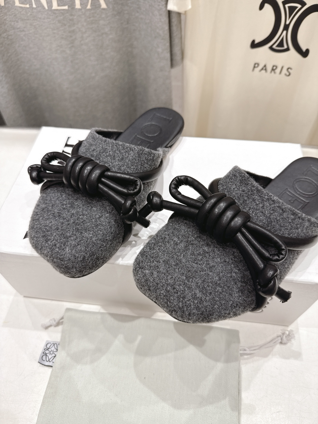 高版本出厂 LOEWE/罗意威F036 26ss春夏新款平底复古半包拖鞋乐福鞋懒人鞋原版购入，细节把控到