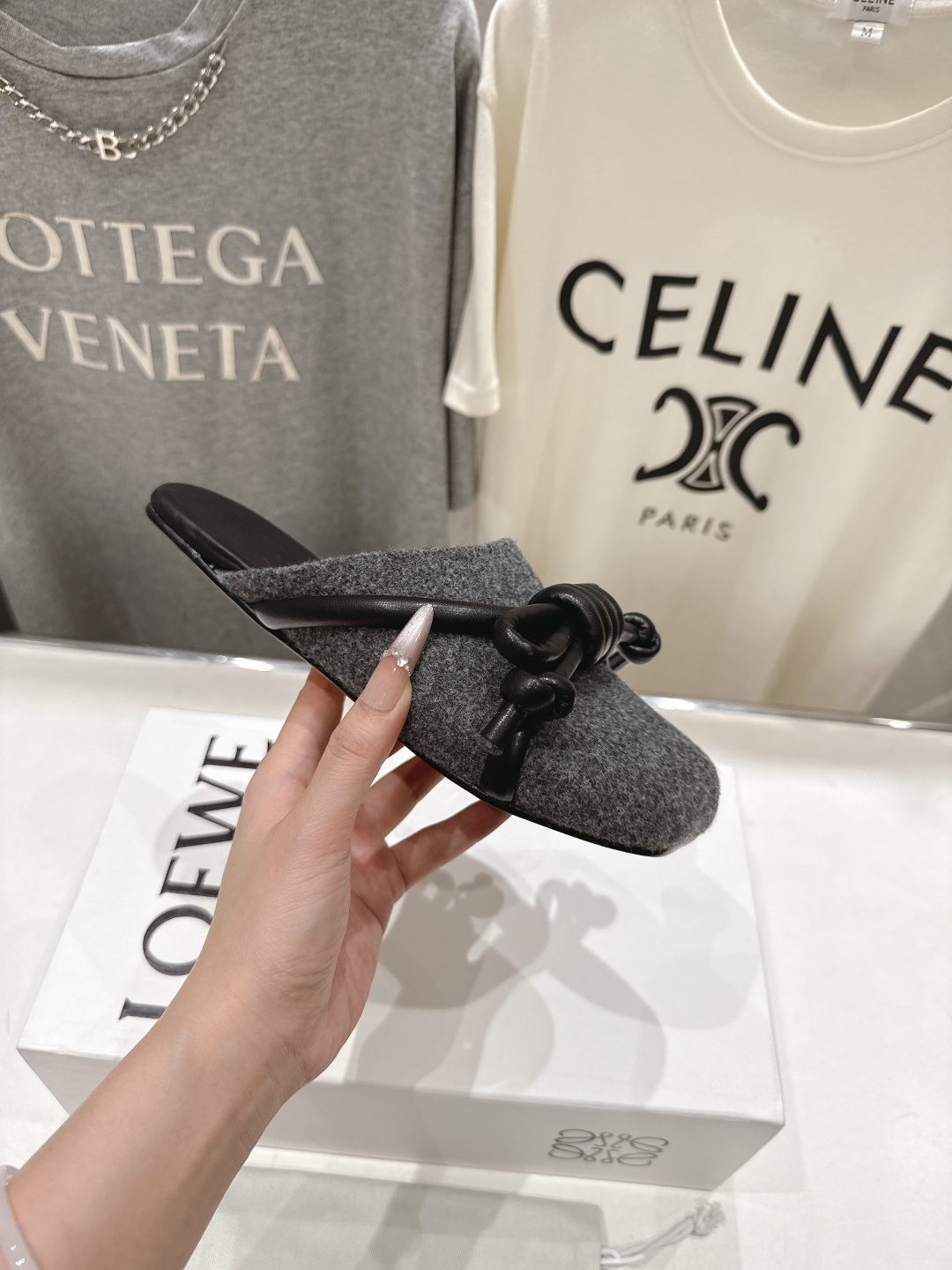 高版本出厂 LOEWE/罗意威F036 26ss春夏新款平底复古半包拖鞋乐福鞋懒人鞋原版购入，细节把控到