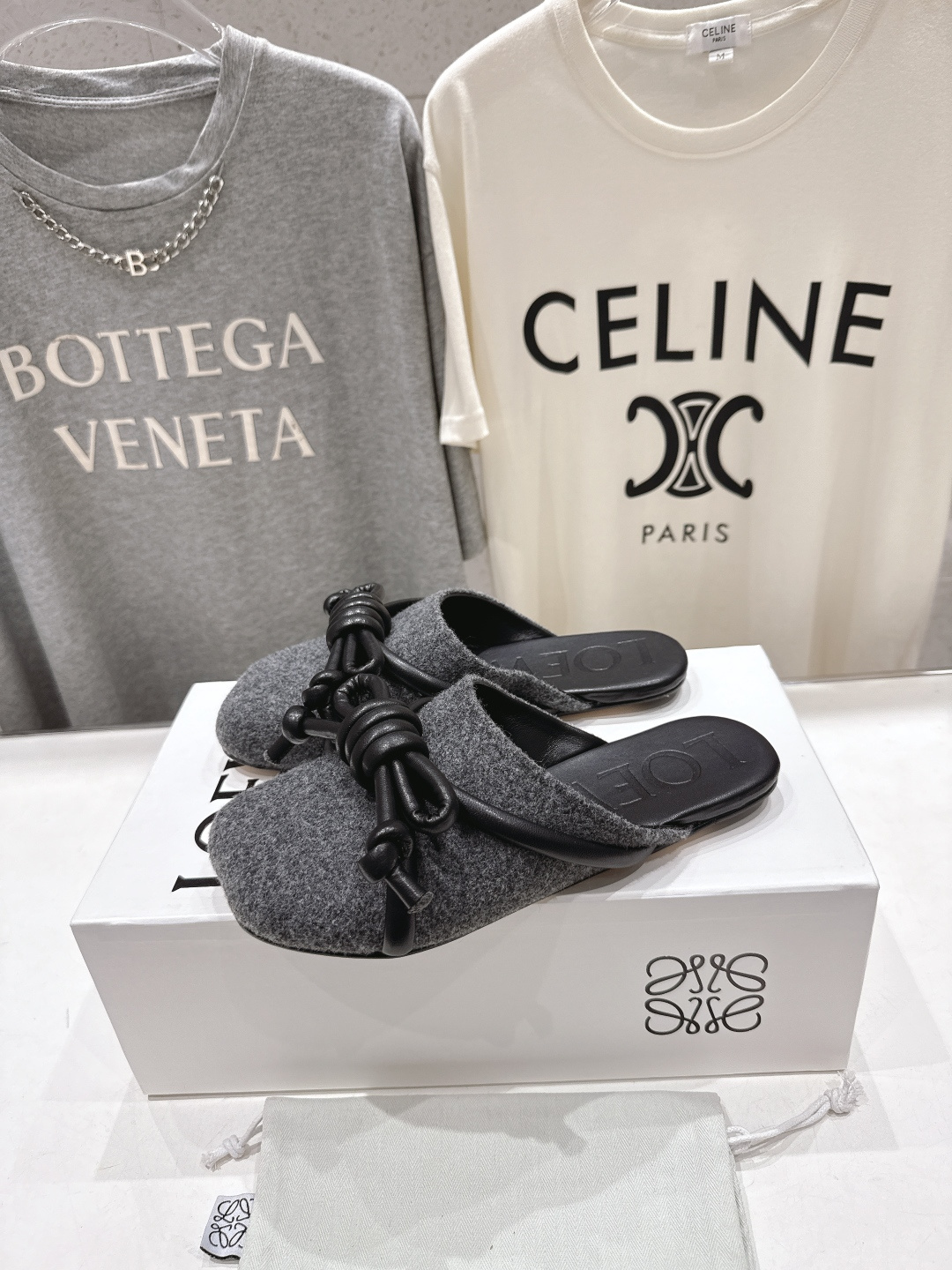 高版本出厂 LOEWE/罗意威F036 26ss春夏新款平底复古半包拖鞋乐福鞋懒人鞋原版购入，细节把控到