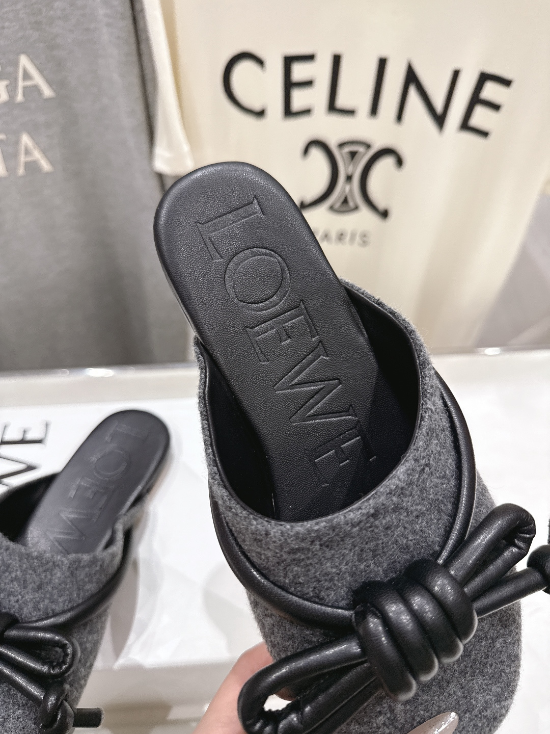 高版本出厂 LOEWE/罗意威F036 26ss春夏新款平底复古半包拖鞋乐福鞋懒人鞋原版购入，细节把控到