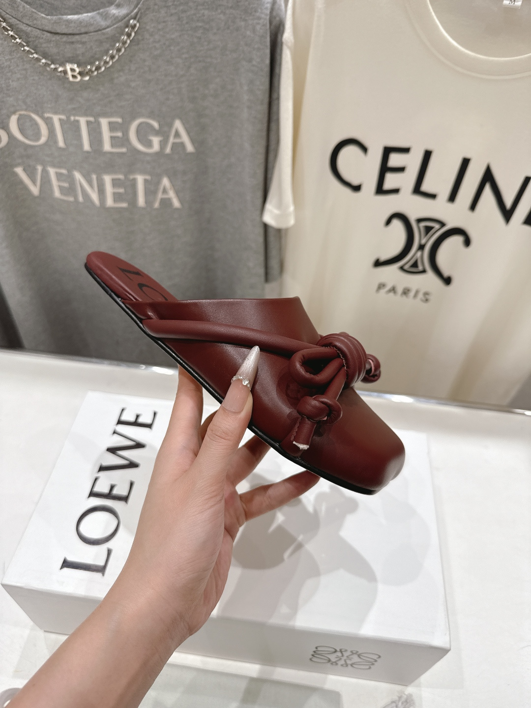 高版本出厂 LOEWE/罗意威F036 26ss春夏新款平底复古半包拖鞋乐福鞋懒人鞋原版购入，细节把控到