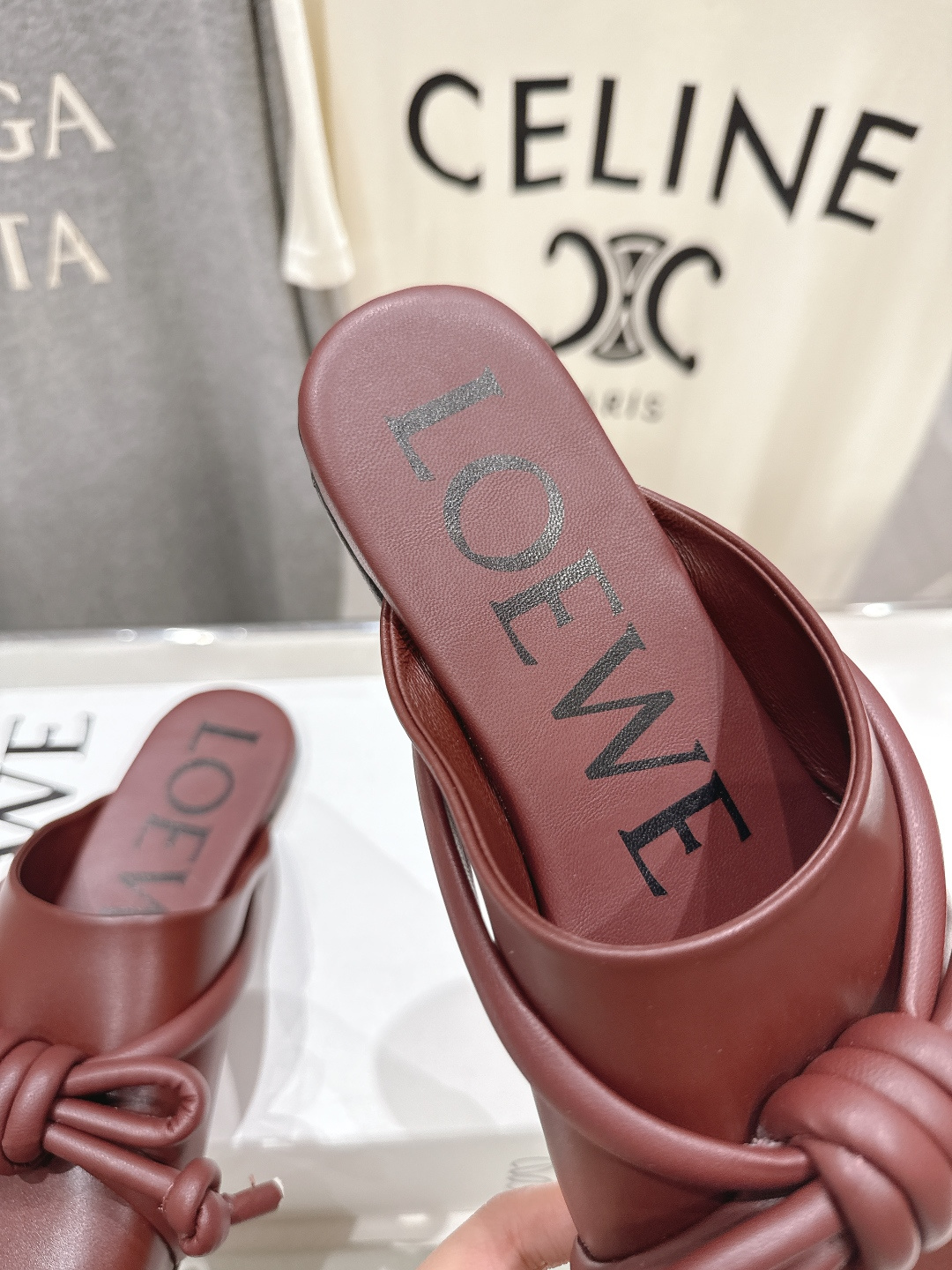 高版本出厂 LOEWE/罗意威F036 26ss春夏新款平底复古半包拖鞋乐福鞋懒人鞋原版购入，细节把控到