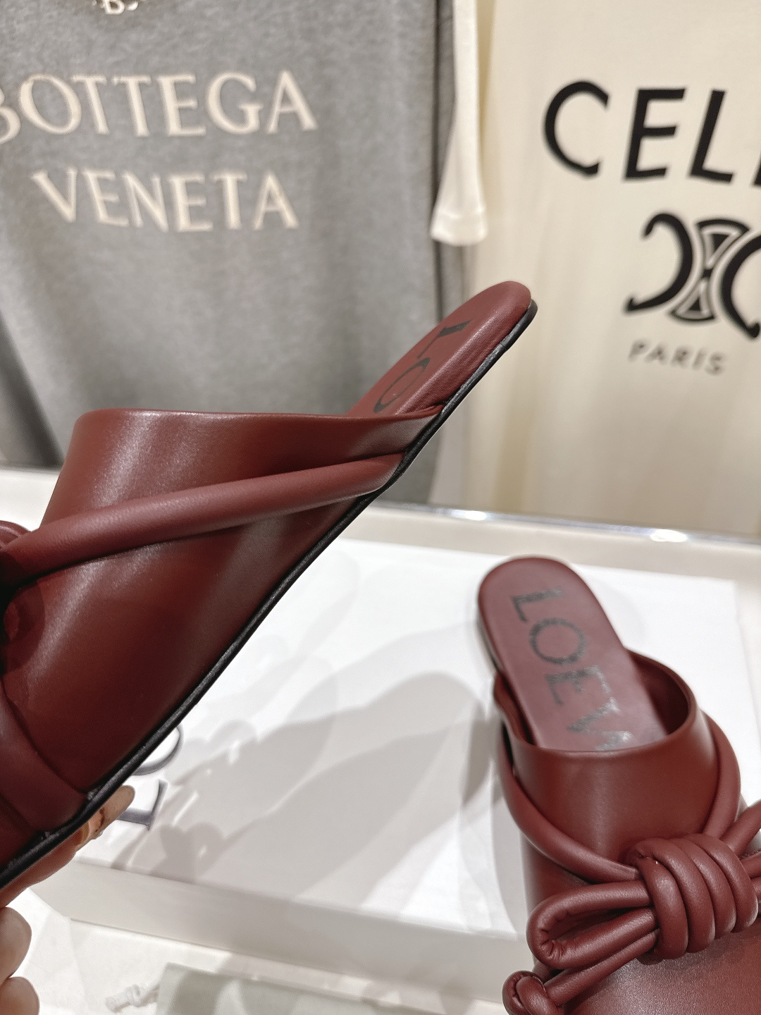 高版本出厂 LOEWE/罗意威F036 26ss春夏新款平底复古半包拖鞋乐福鞋懒人鞋原版购入，细节把控到